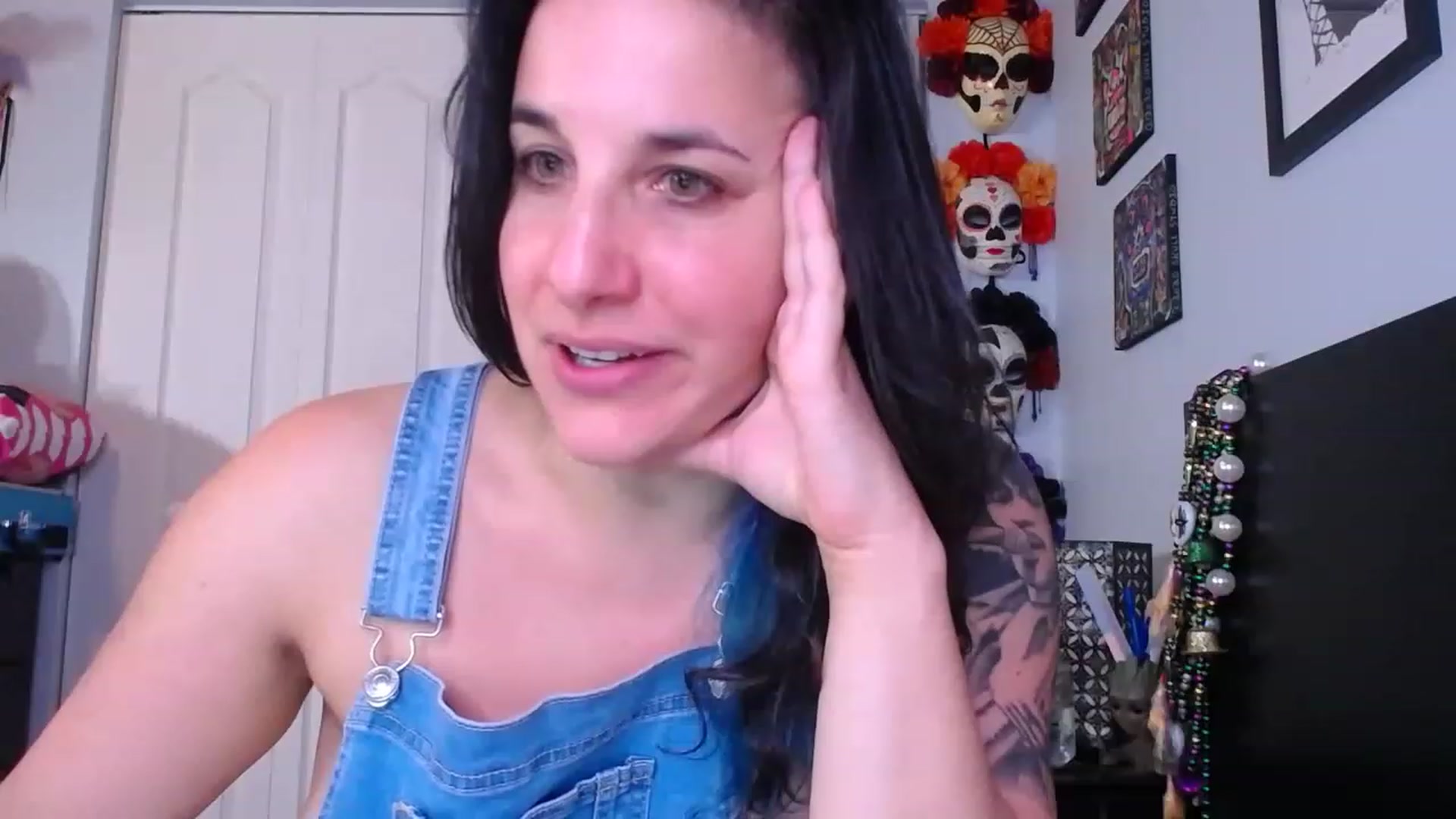 Gallery image thumbnail from abustybabe's myfreecams stream on, 06/13/2023, 21:57 image 2 of 20