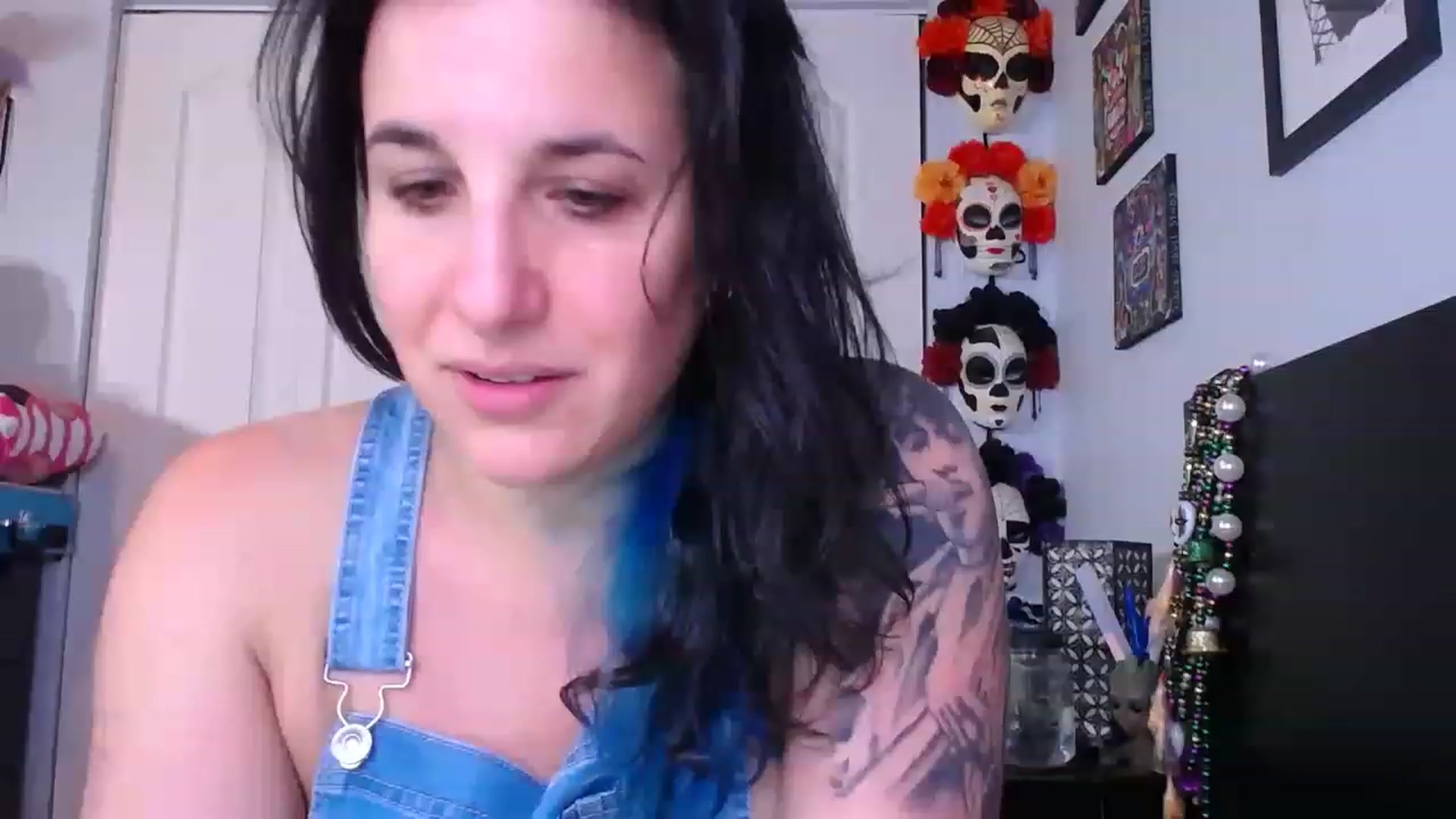 Gallery image thumbnail from abustybabe's myfreecams stream on, 06/13/2023, 21:57 image 6 of 20