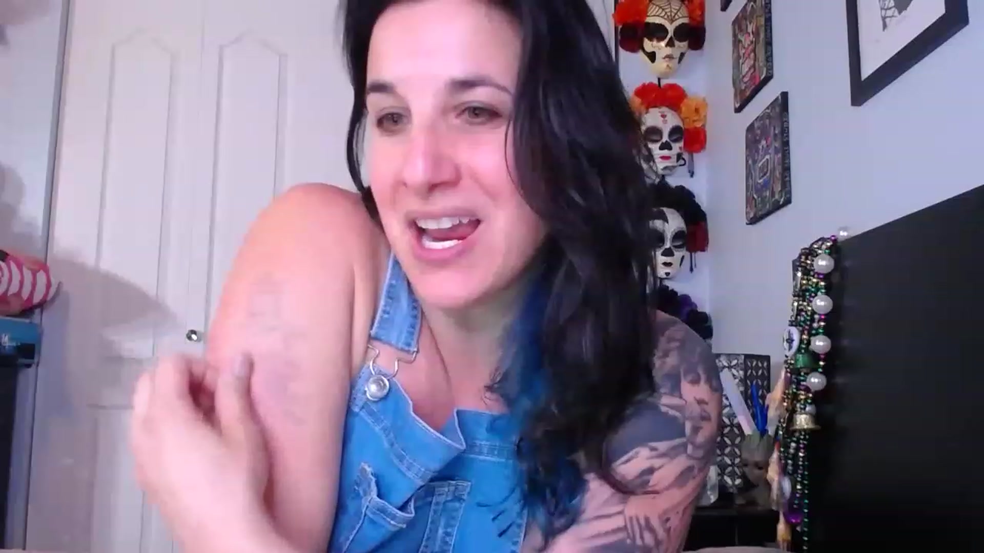 Gallery image thumbnail from abustybabe's myfreecams stream on, 06/13/2023, 21:57 image 13 of 20