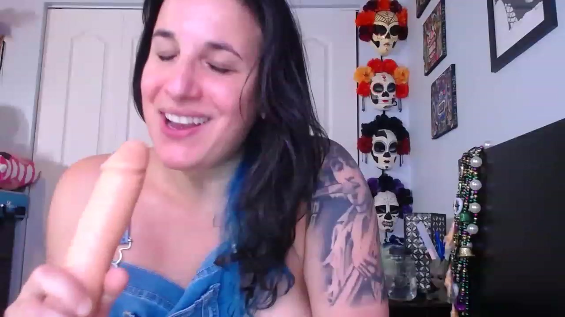 Gallery image thumbnail from abustybabe's myfreecams stream on, 06/13/2023, 21:57 image 7 of 20