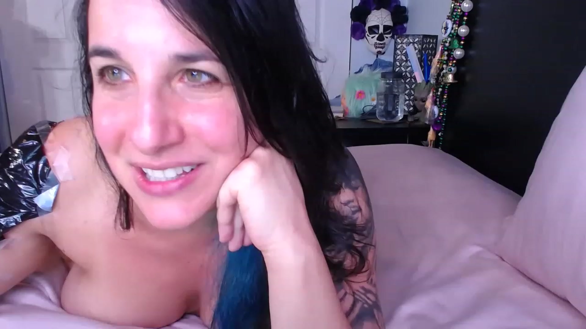 Gallery image thumbnail from abustybabe's myfreecams stream on, 06/14/2023, 22:01 image 20 of 20