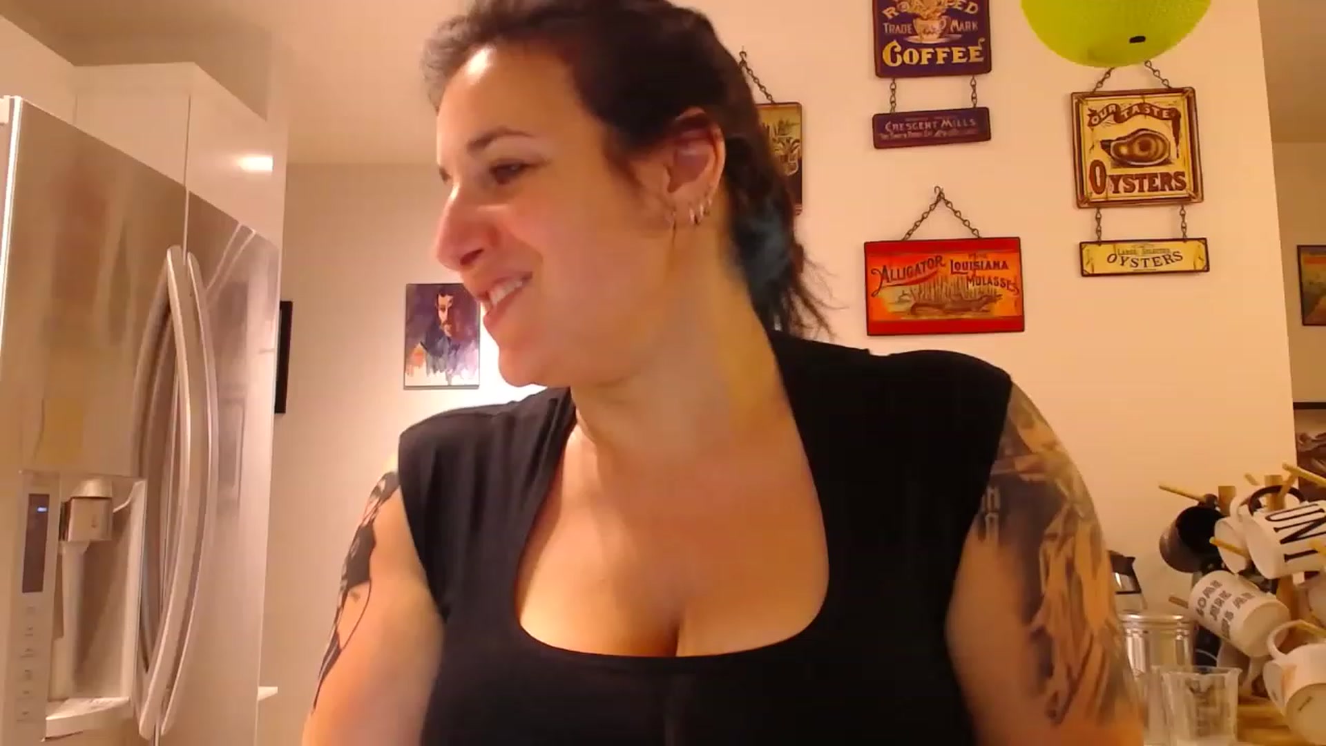 Gallery image thumbnail from abustybabe's myfreecams stream on, 06/15/2023, 22:03 image 13 of 20