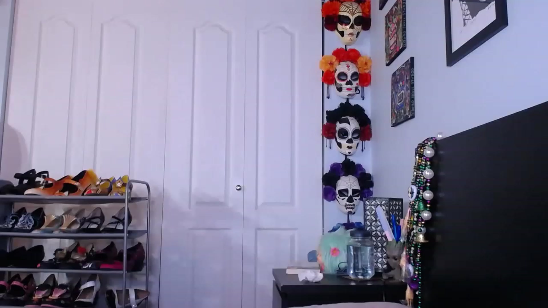 Gallery image thumbnail from abustybabe's myfreecams stream on, 06/15/2023, 22:03 image 10 of 20