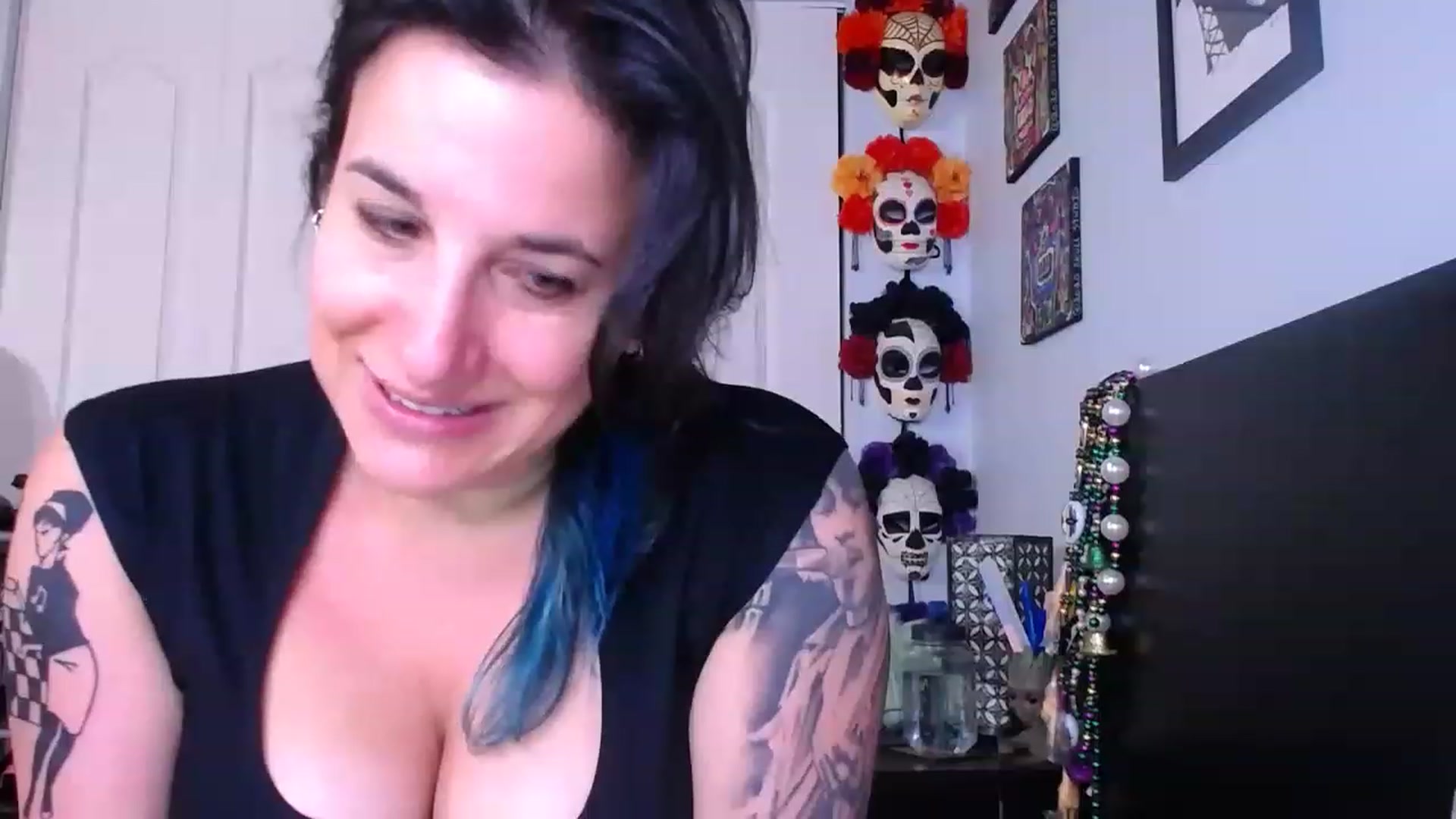 Gallery image thumbnail from abustybabe's myfreecams stream on, 06/15/2023, 22:03 image 20 of 20