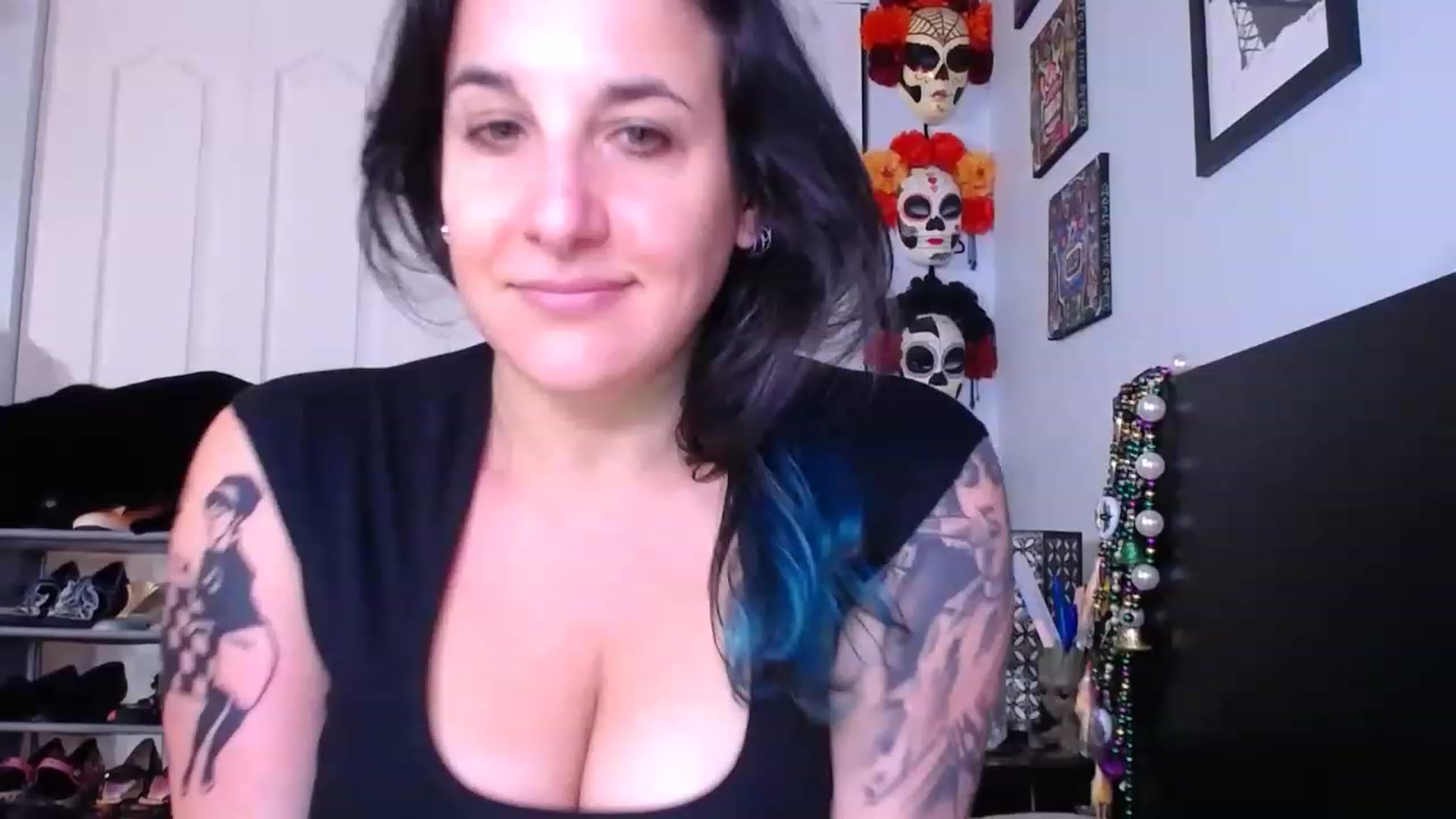 Gallery image thumbnail from abustybabe's myfreecams stream on, 06/15/2023, 22:03 image 11 of 20