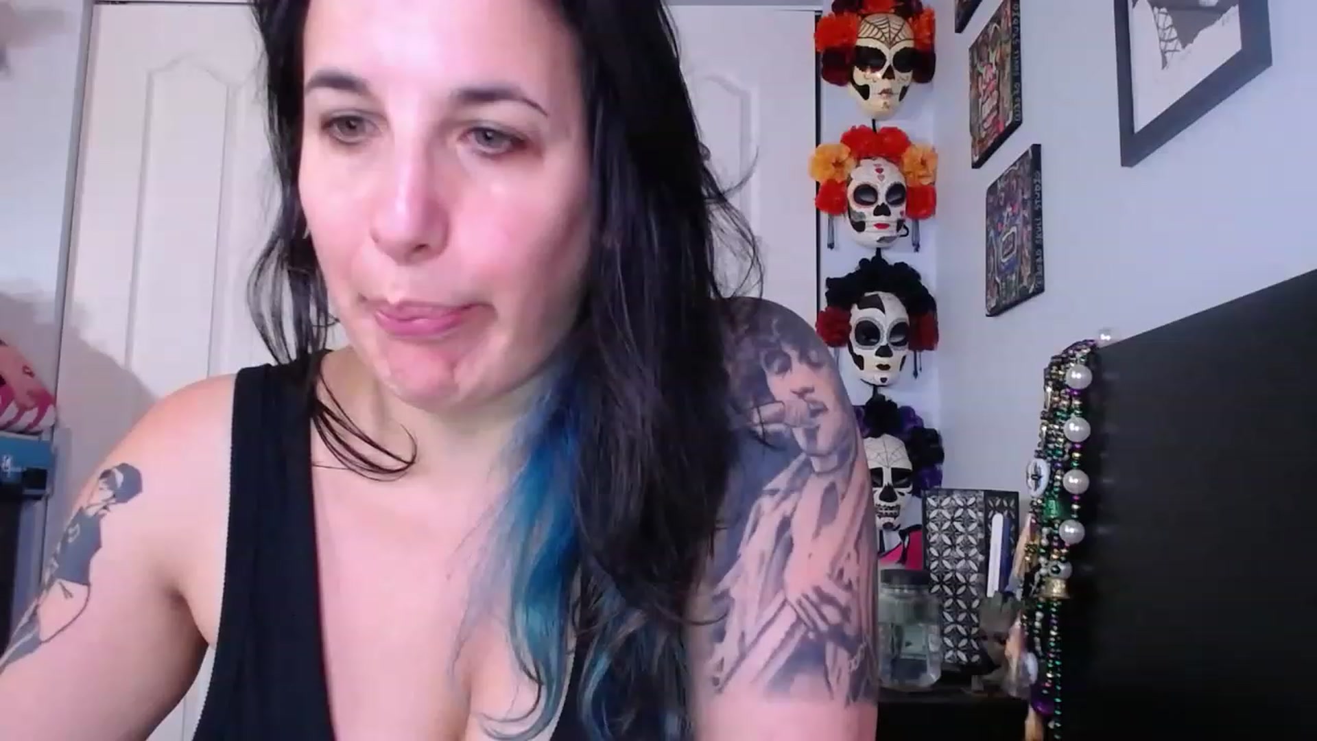Gallery image thumbnail from abustybabe's myfreecams stream on, 06/20/2023, 22:03 image 10 of 20