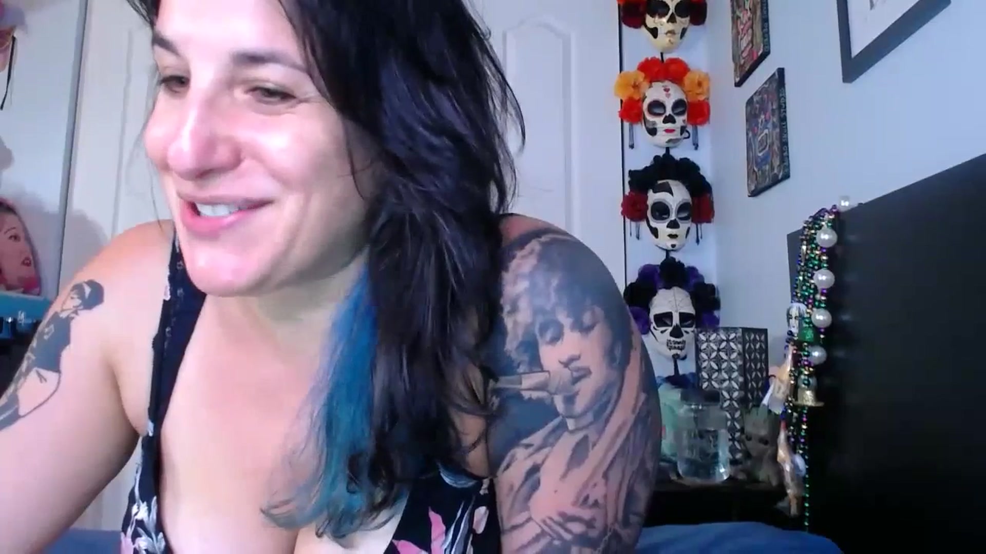 Gallery image thumbnail from abustybabe's myfreecams stream on, 07/06/2023, 21:18 image 5 of 20