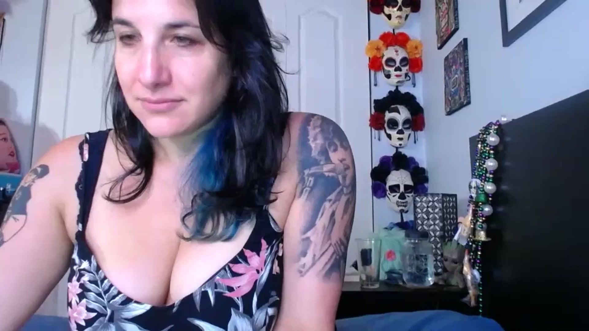 Gallery image thumbnail from abustybabe's myfreecams stream on, 07/06/2023, 21:18 image 6 of 20