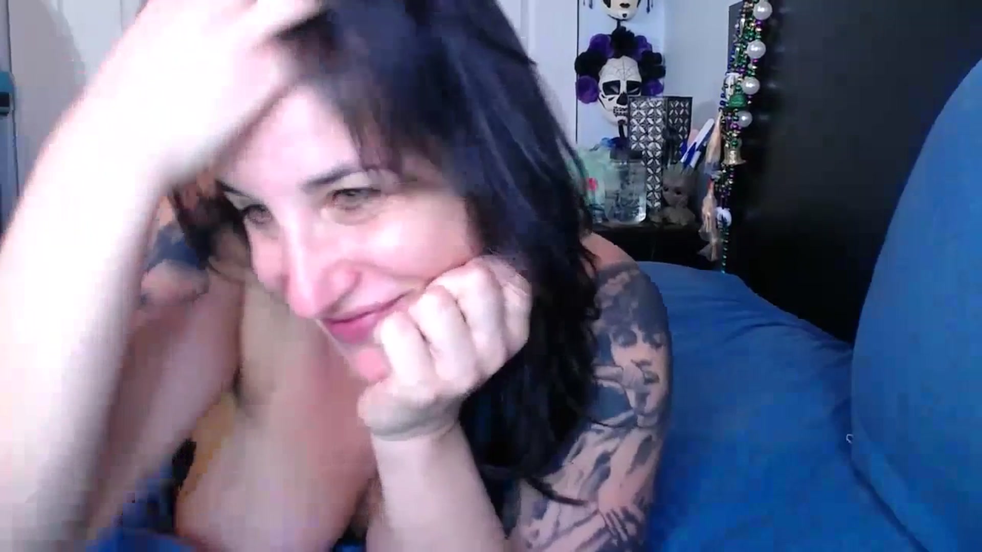 Gallery image thumbnail from abustybabe's myfreecams stream on, 07/06/2023, 22:08 image 18 of 20