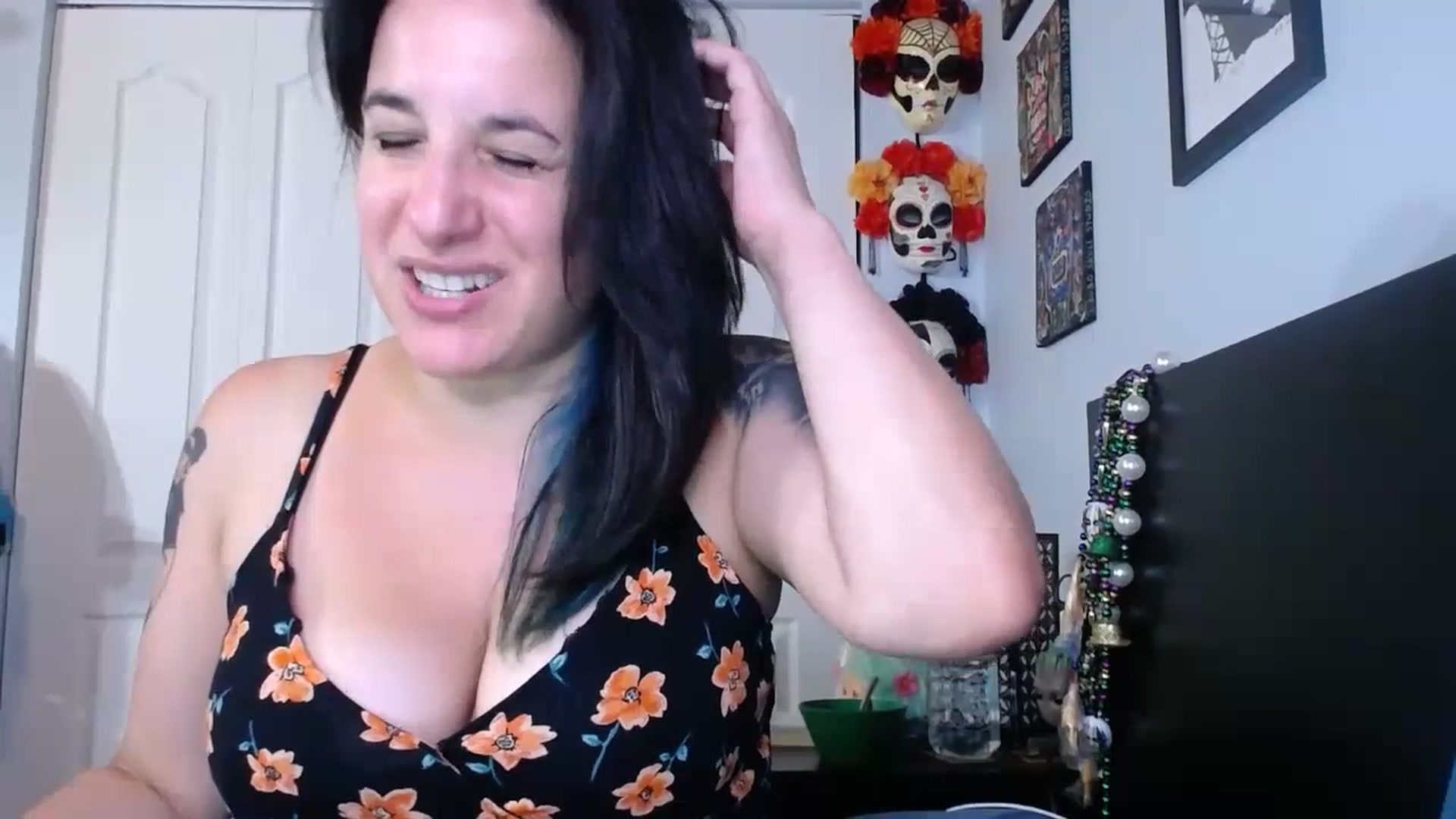 Gallery image thumbnail from abustybabe's myfreecams stream on, 07/12/2023, 20:35 image 3 of 20