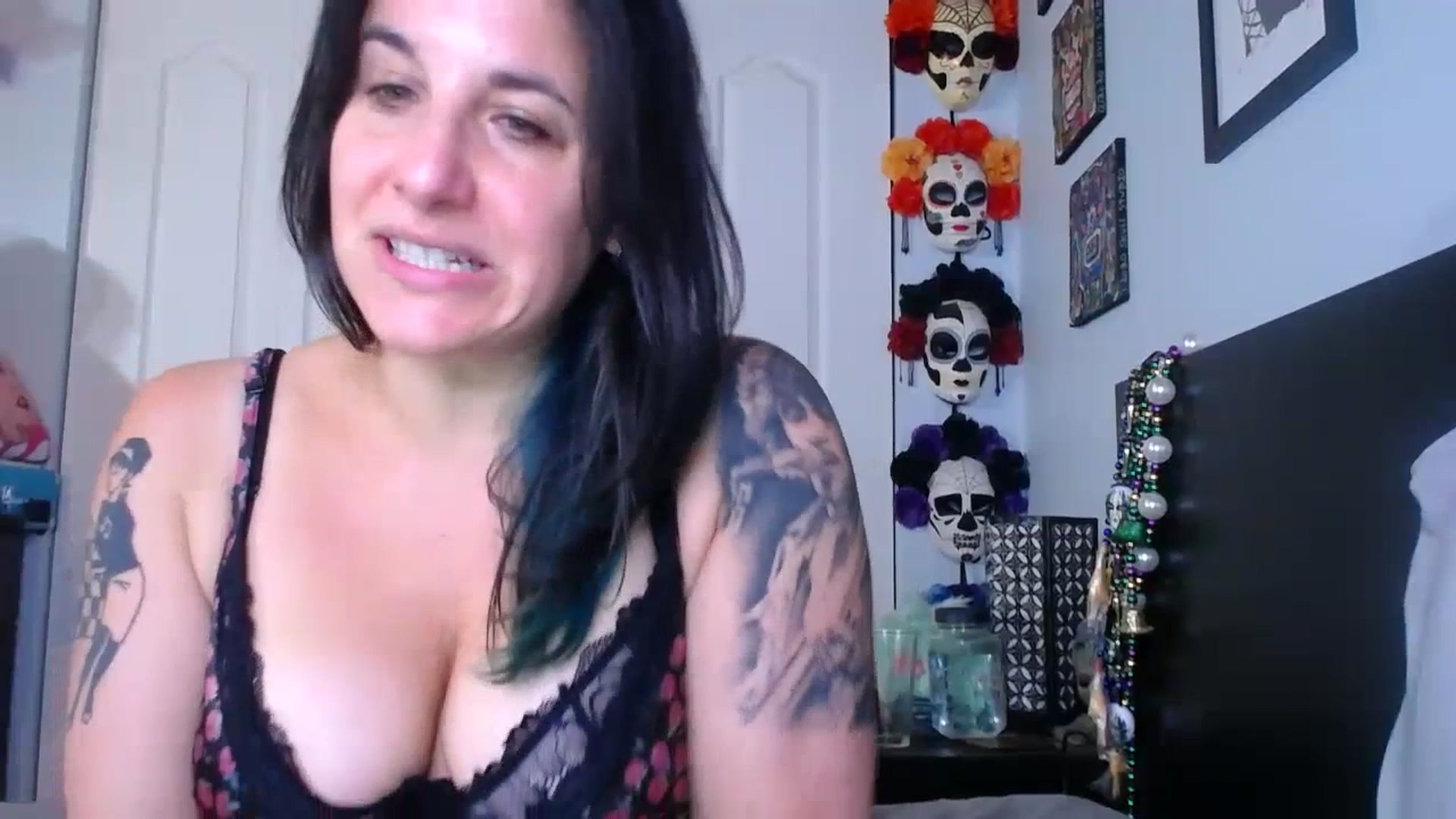 Gallery image thumbnail from abustybabe's myfreecams stream on, 07/17/2023, 20:36 image 17 of 20