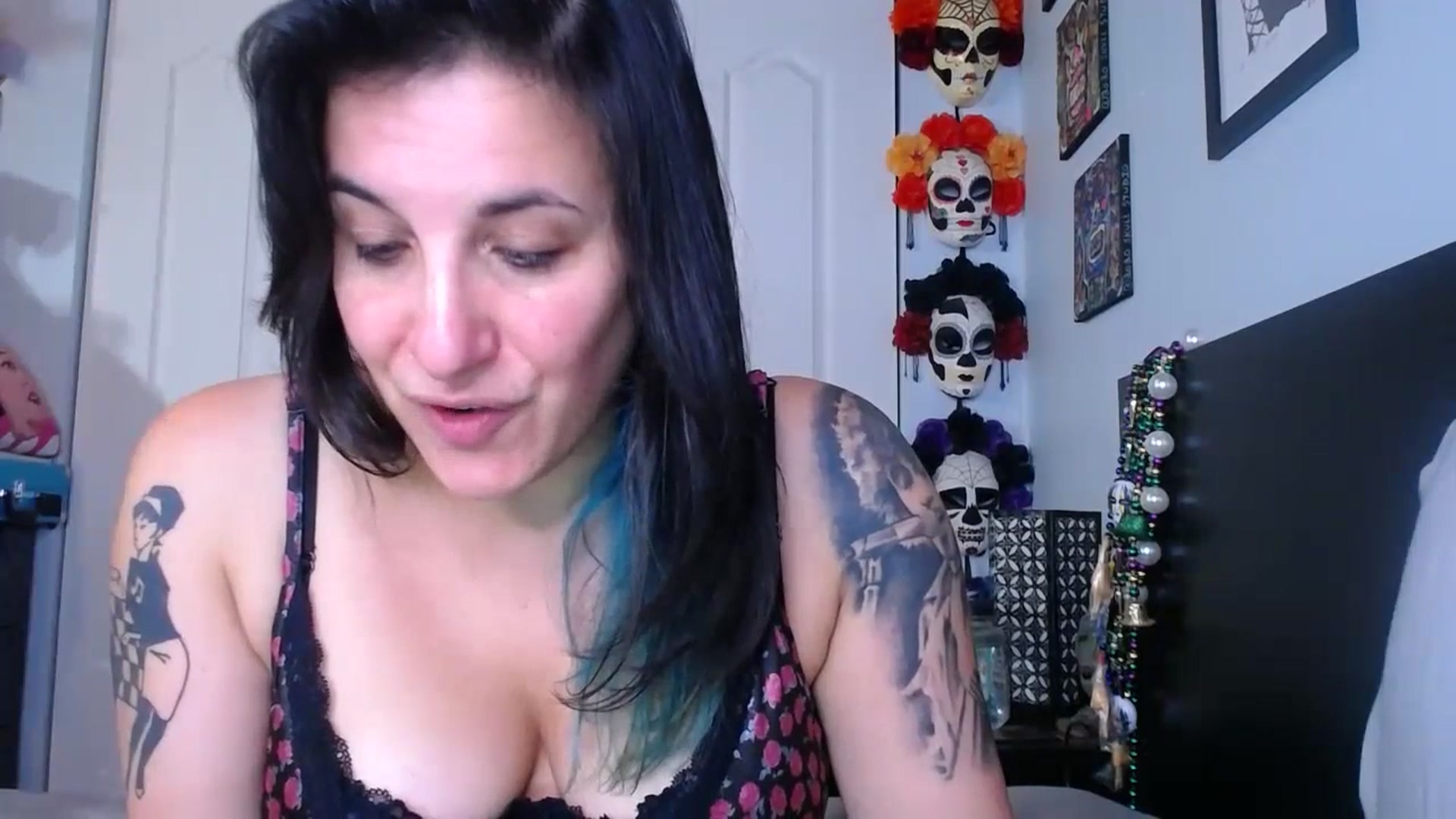 Gallery image thumbnail from abustybabe's myfreecams stream on, 07/17/2023, 20:36 image 4 of 20