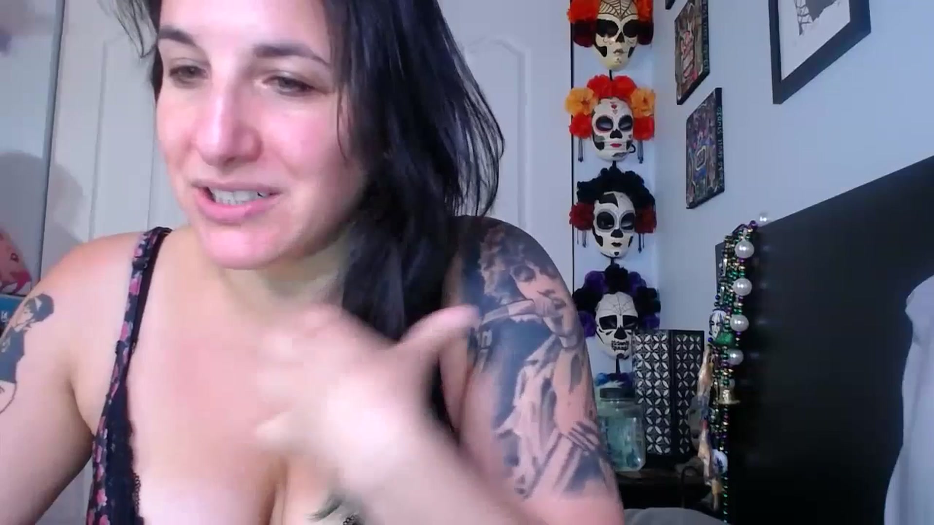 Gallery image thumbnail from abustybabe's myfreecams stream on, 07/17/2023, 20:36 image 15 of 20