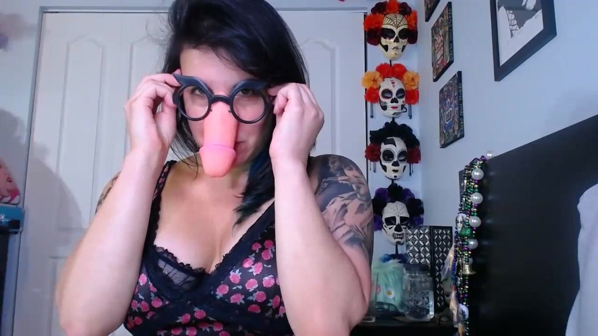Gallery image thumbnail from abustybabe's myfreecams stream on, 07/17/2023, 21:56 image 14 of 20