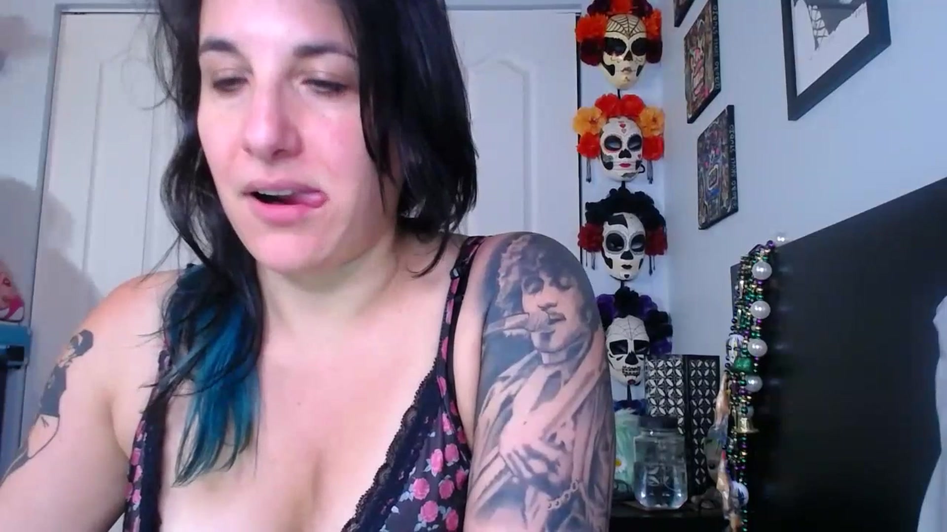 Gallery image thumbnail from abustybabe's myfreecams stream on, 07/17/2023, 22:15 image 2 of 20