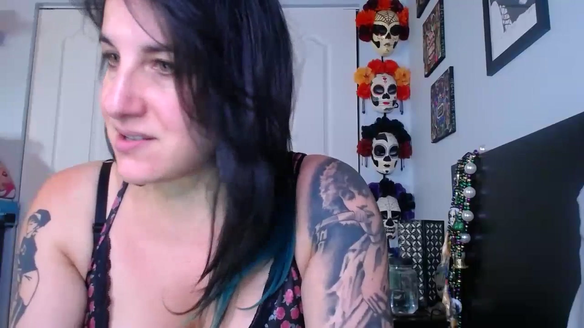 Gallery image thumbnail from abustybabe's myfreecams stream on, 07/17/2023, 22:15 image 9 of 20