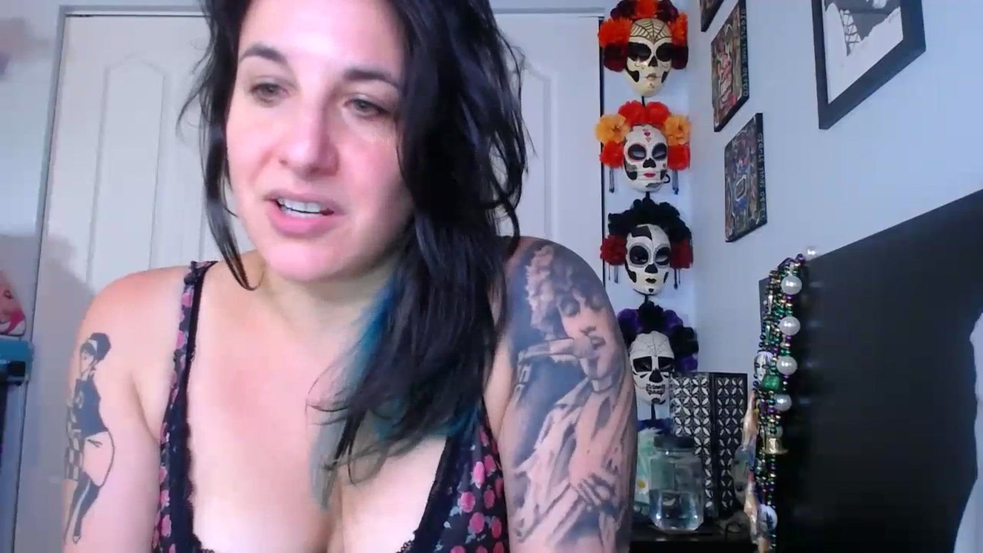 Gallery image thumbnail from abustybabe's myfreecams stream on, 07/17/2023, 22:15 image 8 of 20