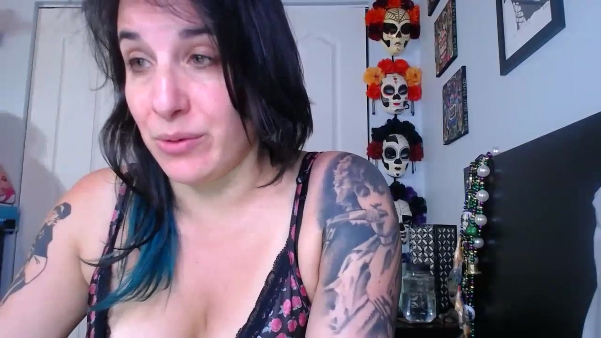 Gallery image thumbnail from abustybabe's myfreecams stream on, 07/17/2023, 22:15 image 3 of 20