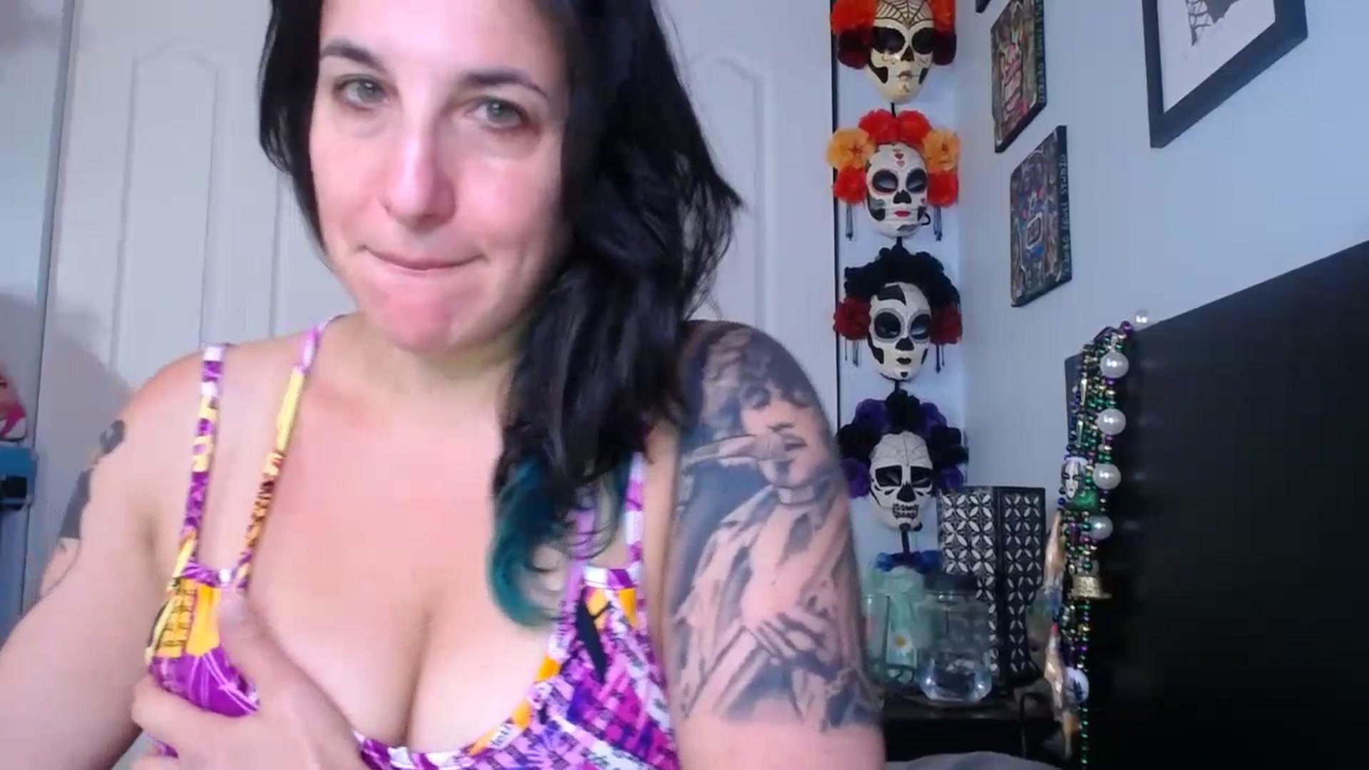 Gallery image thumbnail from abustybabe's myfreecams stream on, 07/20/2023, 21:01 image 7 of 20