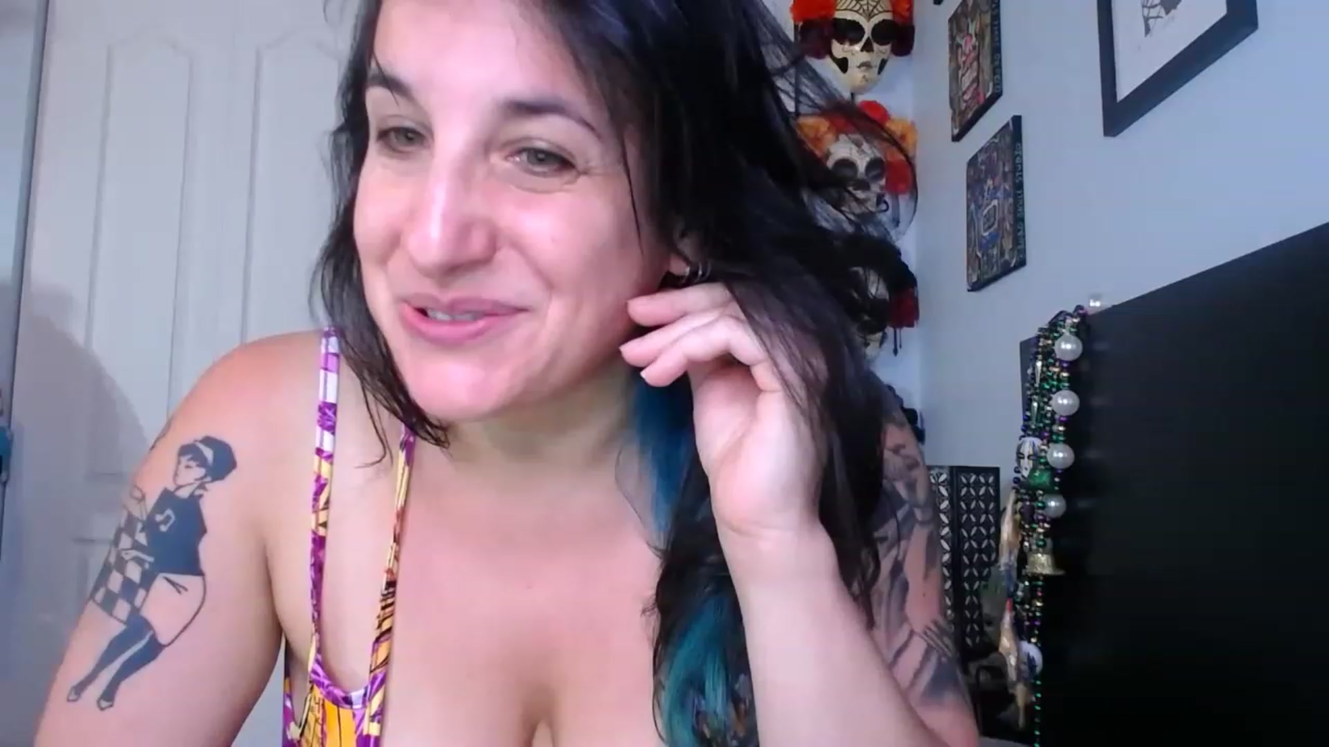 Gallery image thumbnail from abustybabe's myfreecams stream on, 07/20/2023, 21:22 image 3 of 20