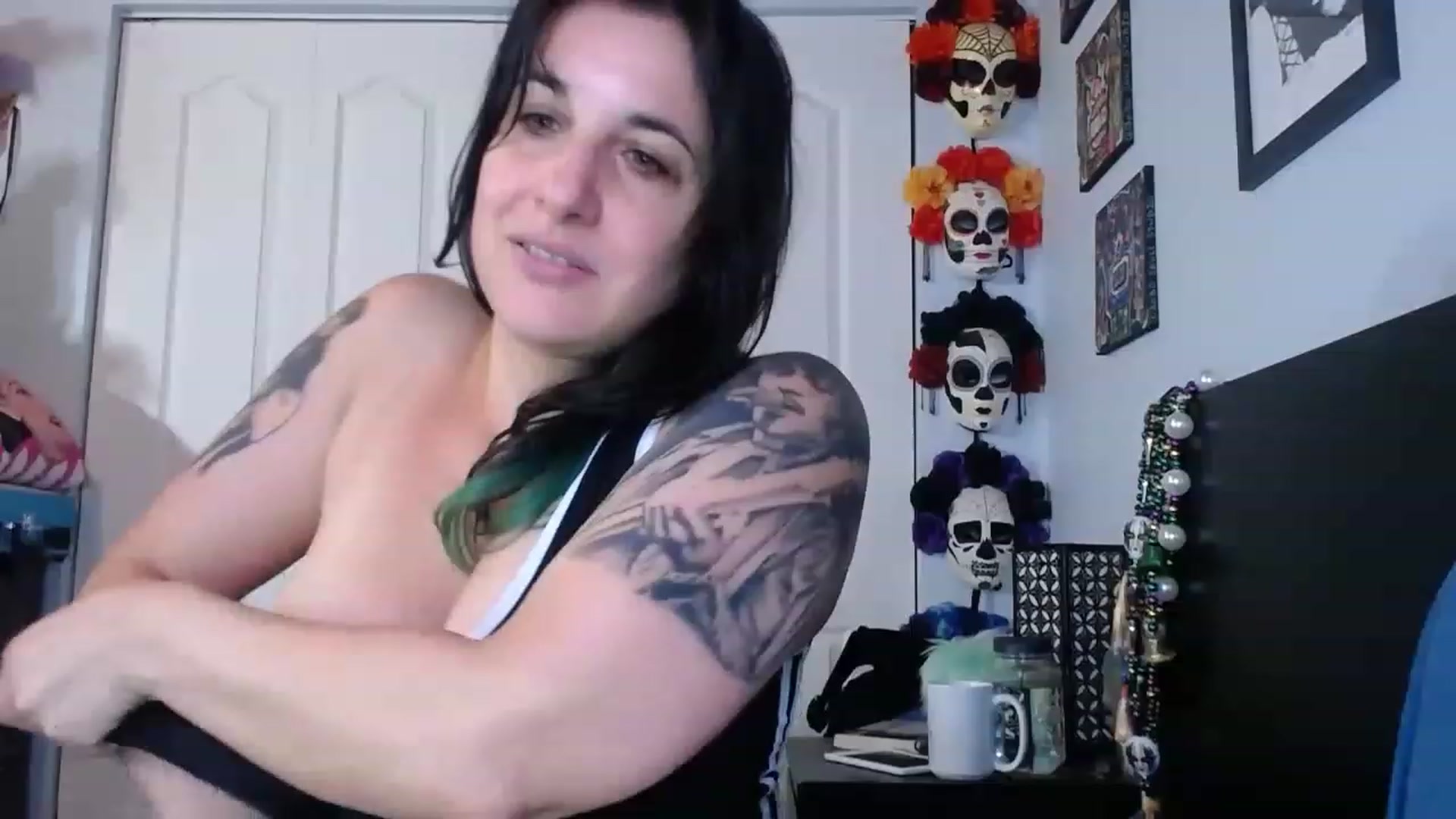 Gallery image thumbnail from abustybabe's myfreecams stream on, 08/07/2023, 22:19 image 8 of 20