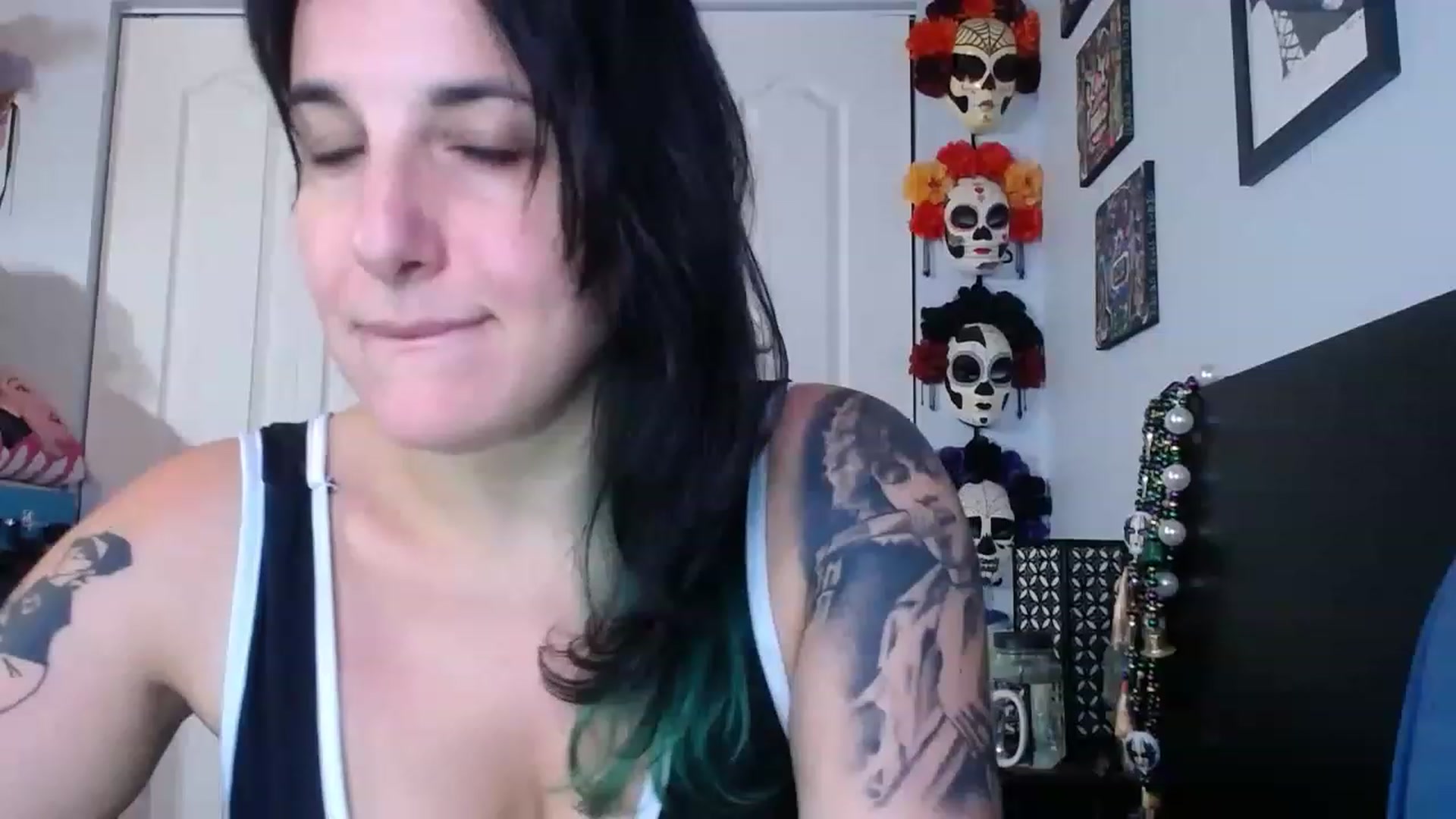 Gallery image thumbnail from abustybabe's myfreecams stream on, 08/07/2023, 22:19 image 7 of 20