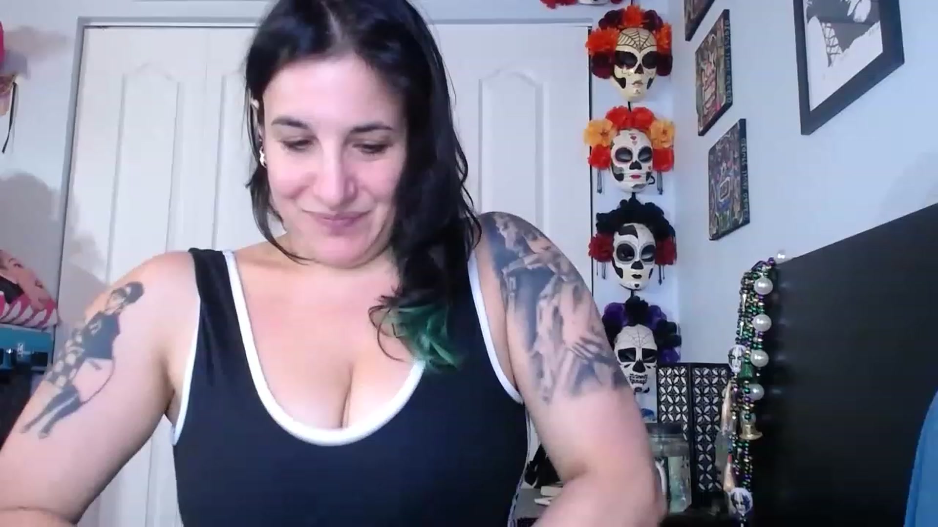 Gallery image thumbnail from abustybabe's myfreecams stream on, 08/07/2023, 22:19 image 10 of 20