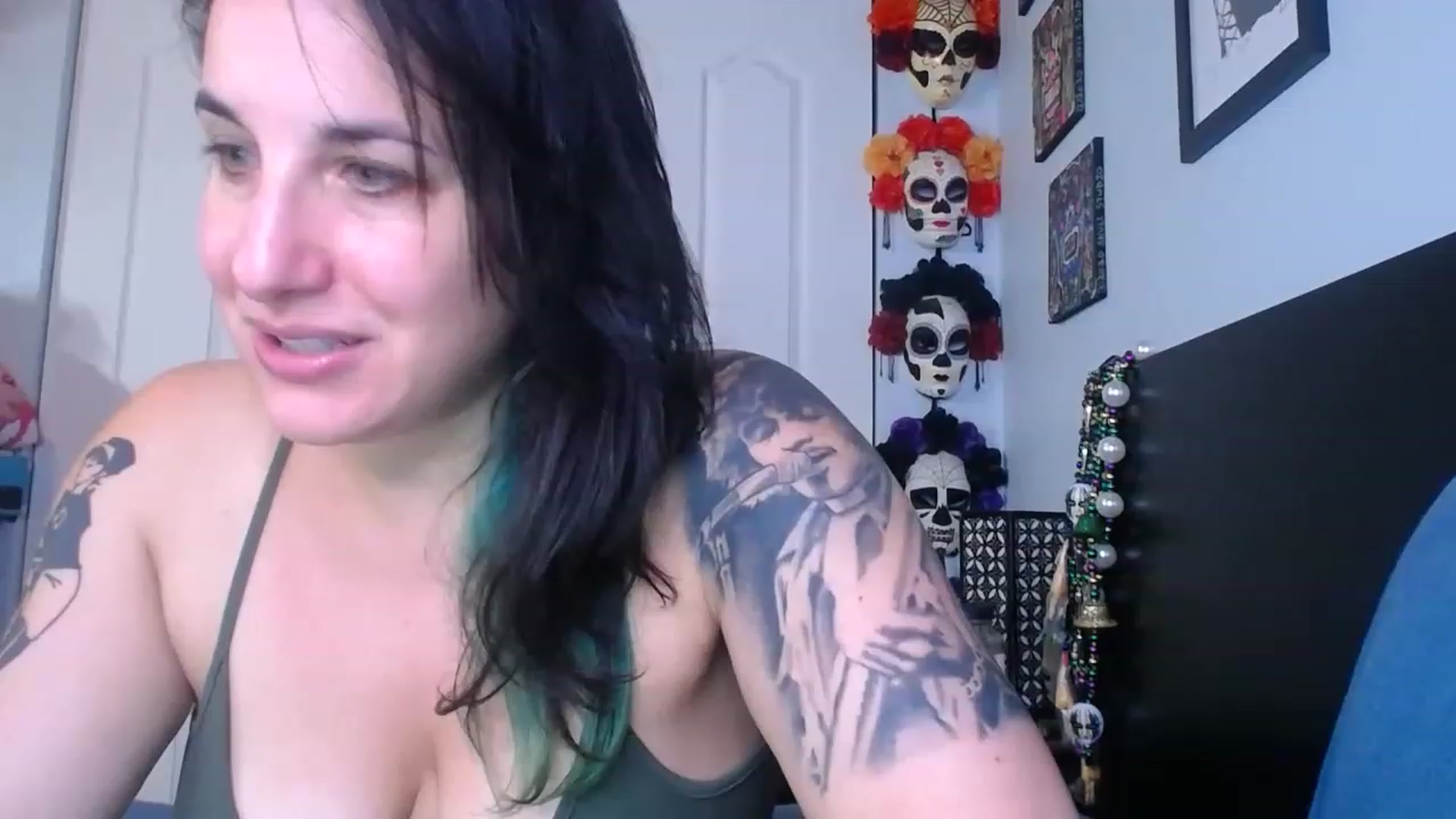 Gallery image thumbnail from abustybabe's myfreecams stream on, 08/09/2023, 21:13 image 2 of 20