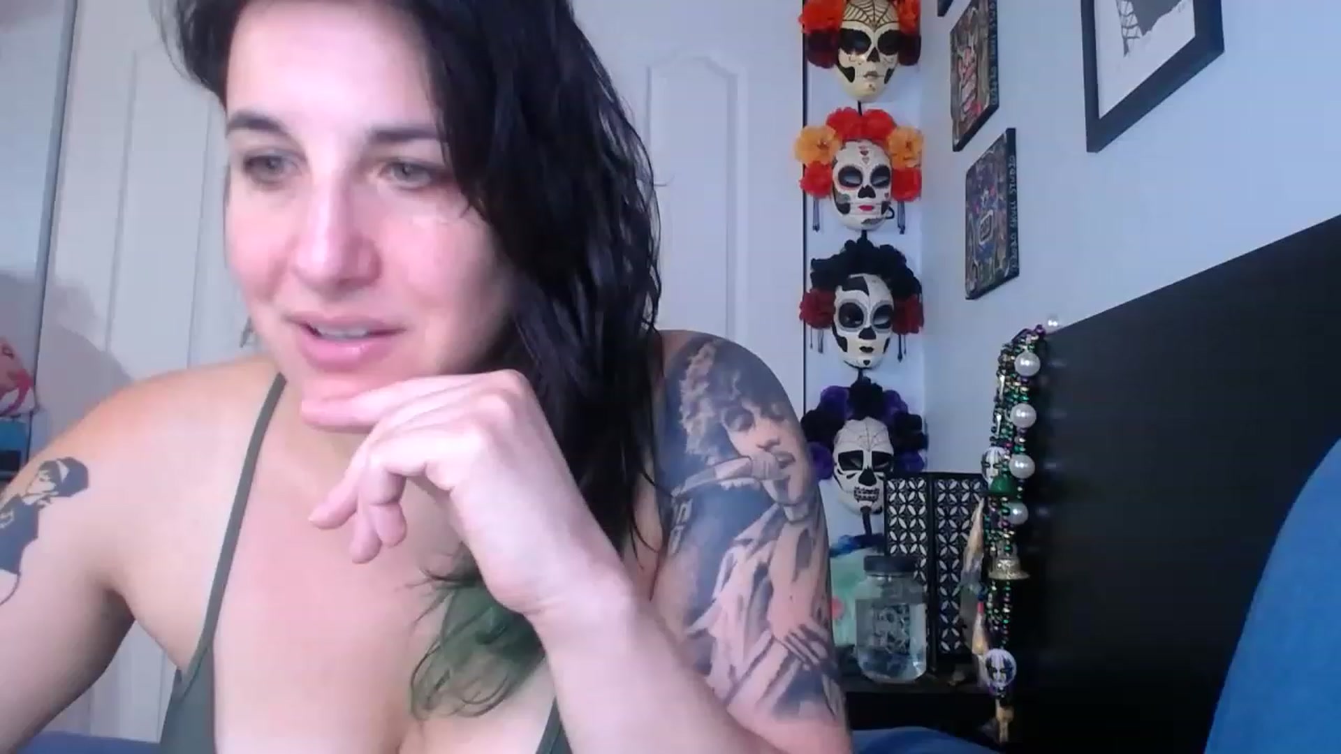 Gallery image thumbnail from abustybabe's myfreecams stream on, 08/09/2023, 21:13 image 5 of 20