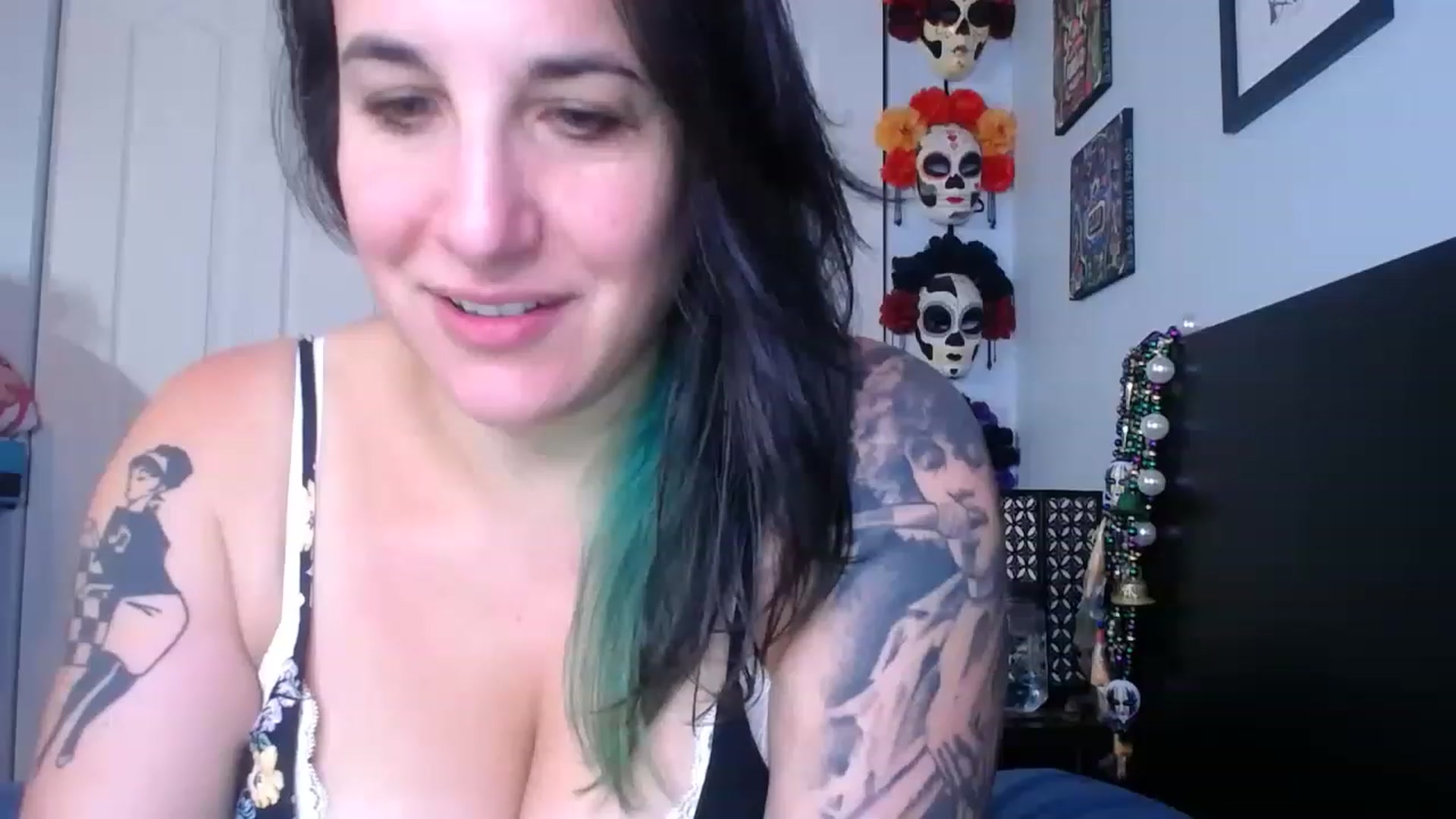 Gallery image thumbnail from abustybabe's myfreecams stream on, 08/14/2023, 21:09 image 3 of 20