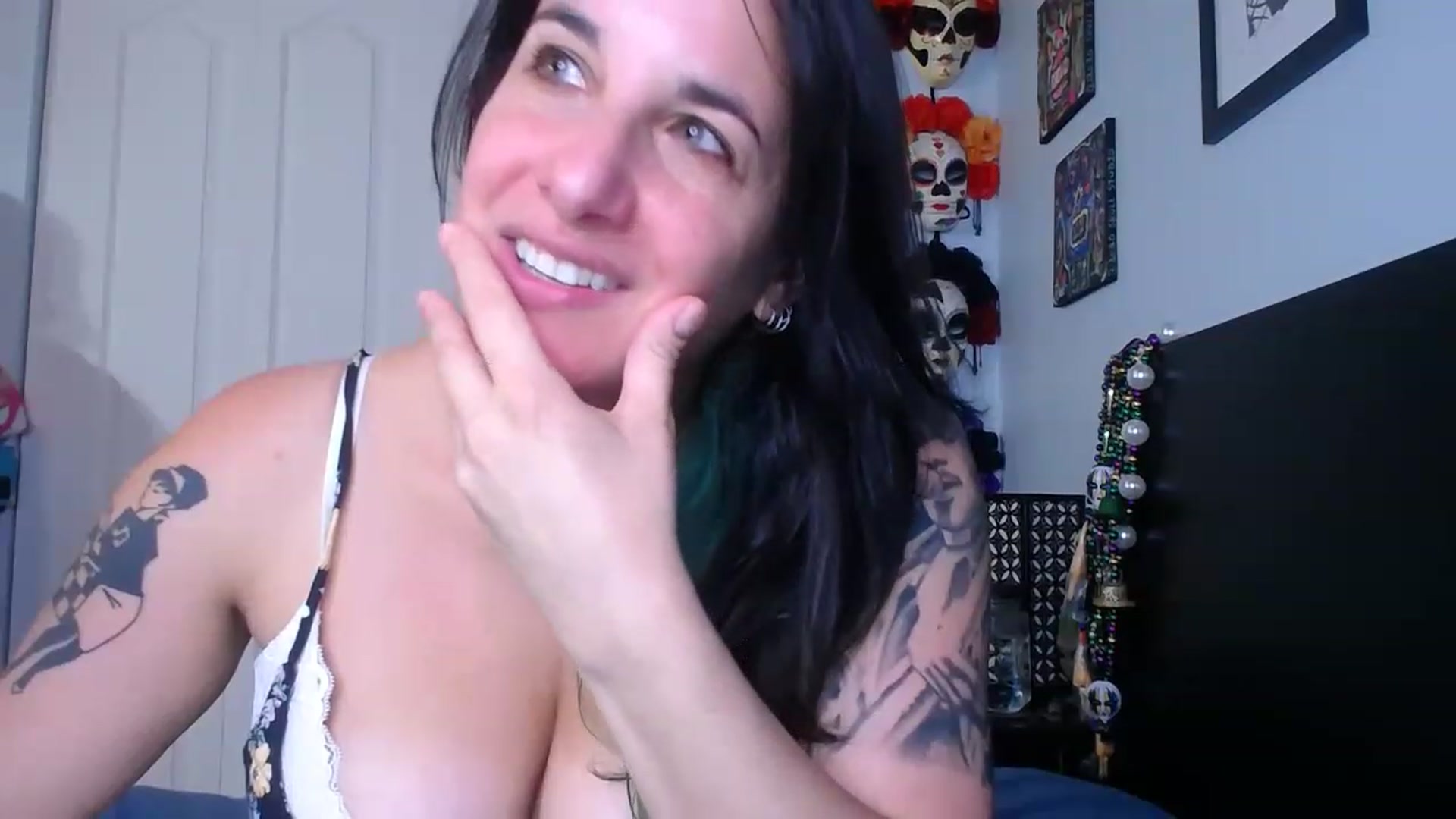 Gallery image thumbnail from abustybabe's myfreecams stream on, 08/14/2023, 21:09 image 8 of 20