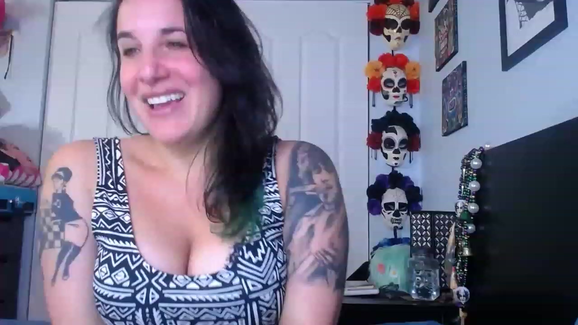 Gallery image thumbnail from abustybabe's myfreecams stream on, 08/15/2023, 21:18 image 1 of 20