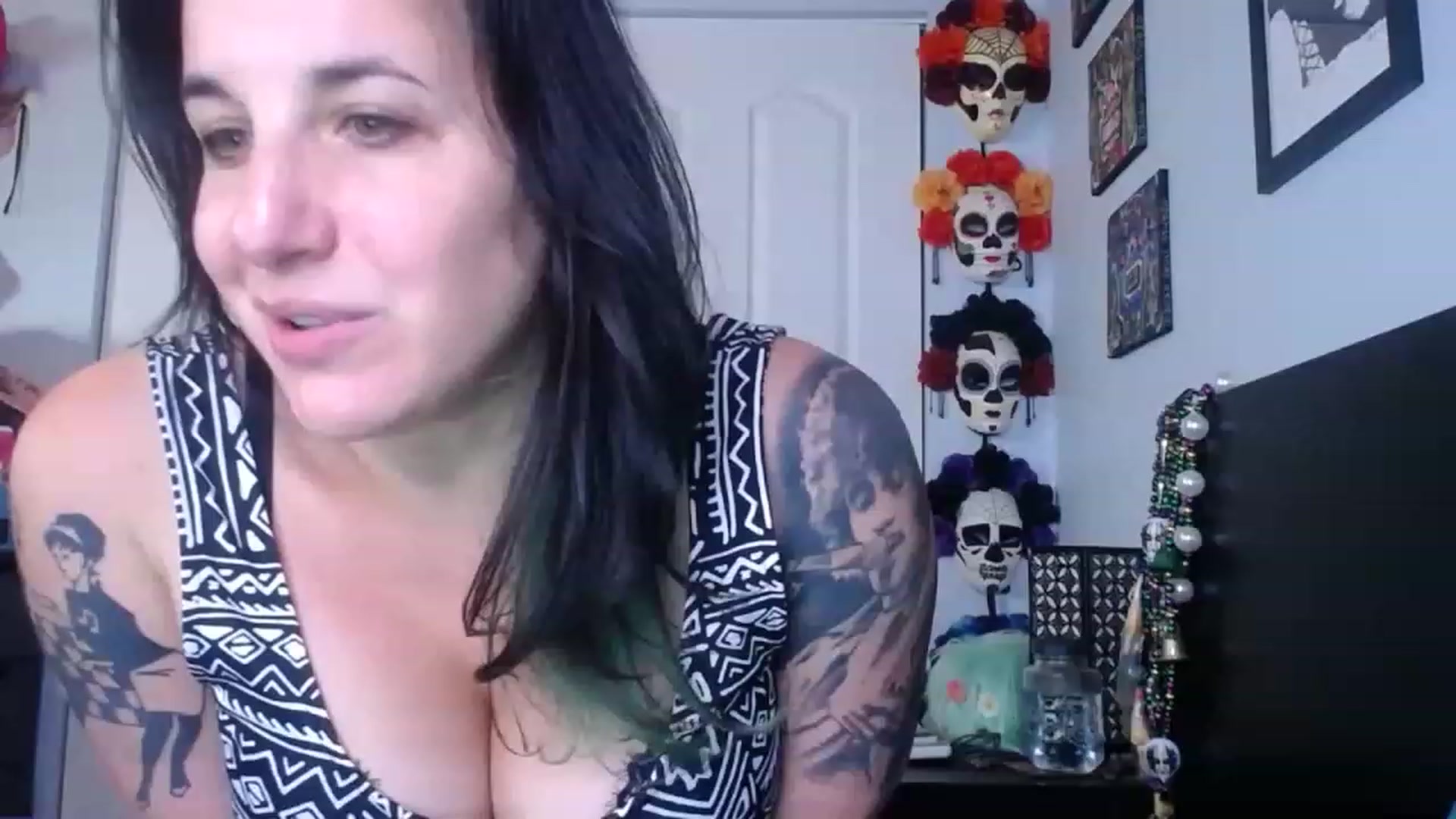 Gallery image thumbnail from abustybabe's myfreecams stream on, 08/15/2023, 21:18 image 12 of 20