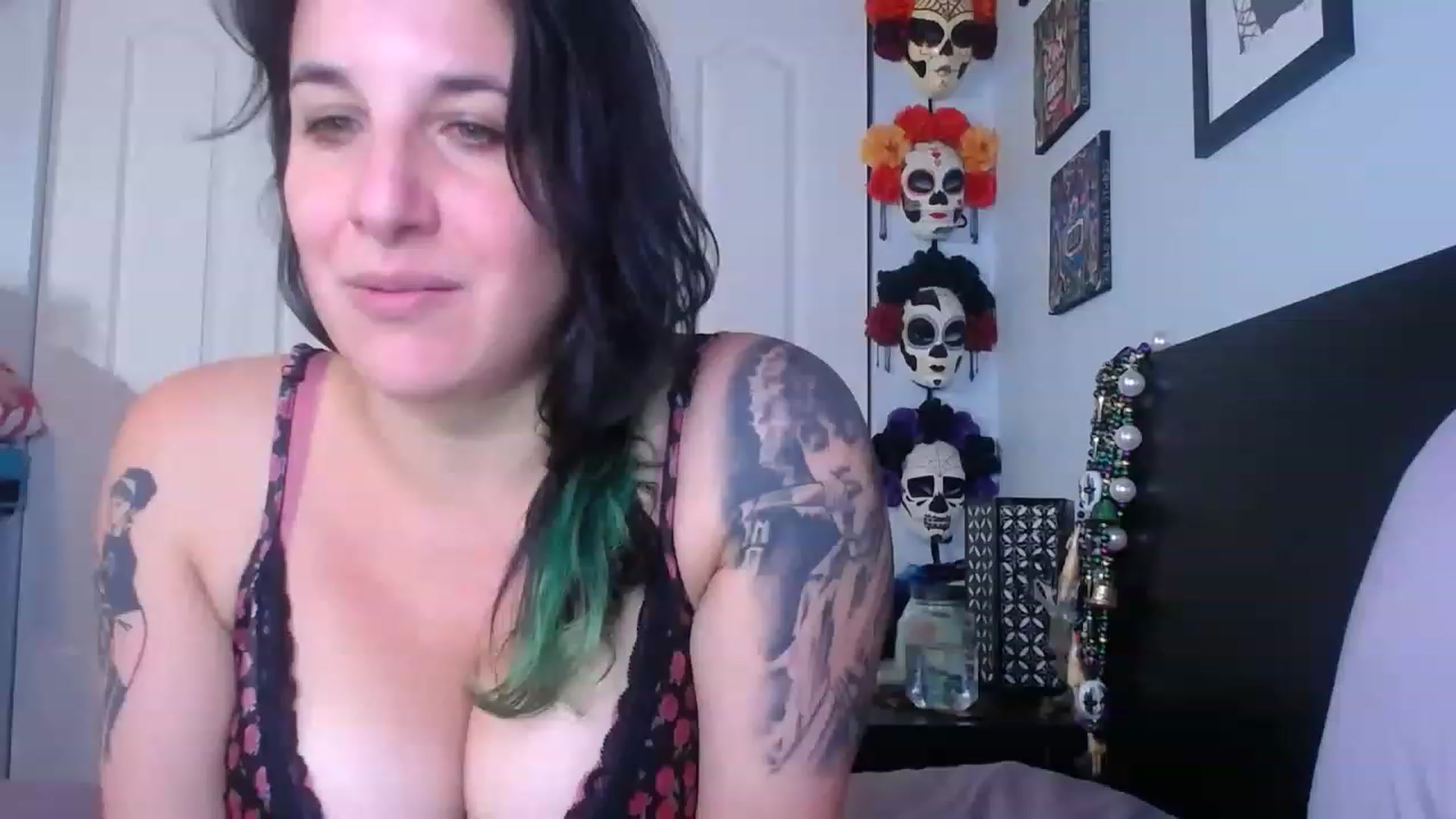 Gallery image thumbnail from abustybabe's myfreecams stream on, 08/21/2023, 22:25 image 11 of 20