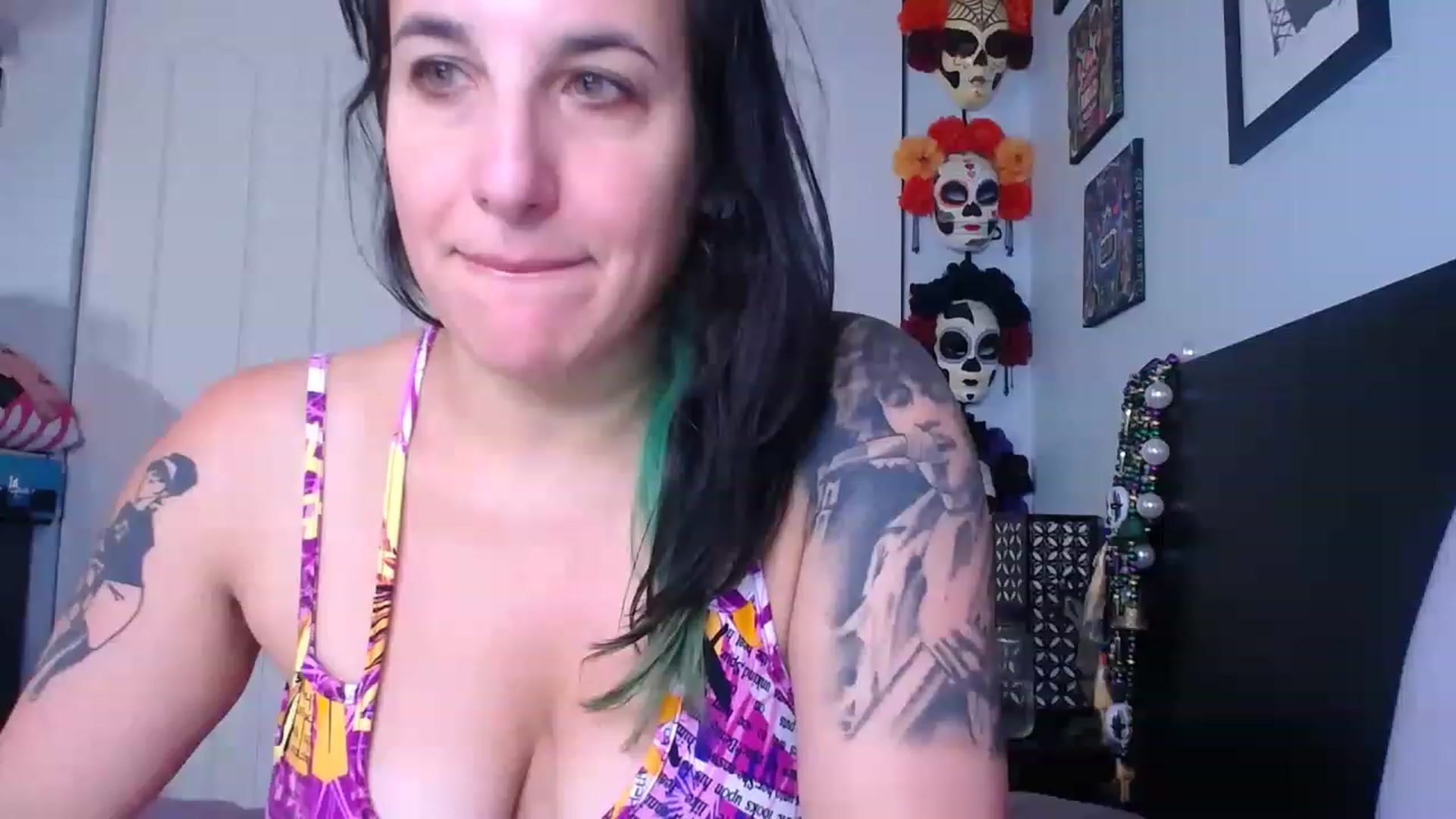 Gallery image thumbnail from abustybabe's myfreecams stream on, 08/22/2023, 16:40 image 9 of 20