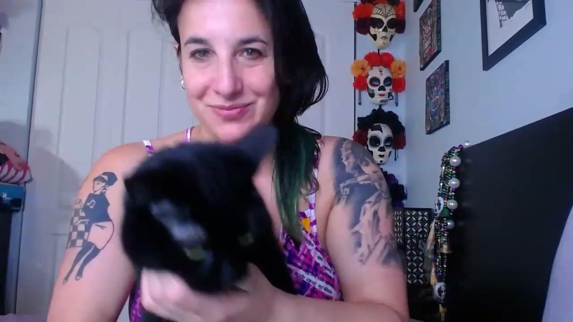 Gallery image thumbnail from abustybabe's myfreecams stream on, 08/22/2023, 16:40 image 10 of 20