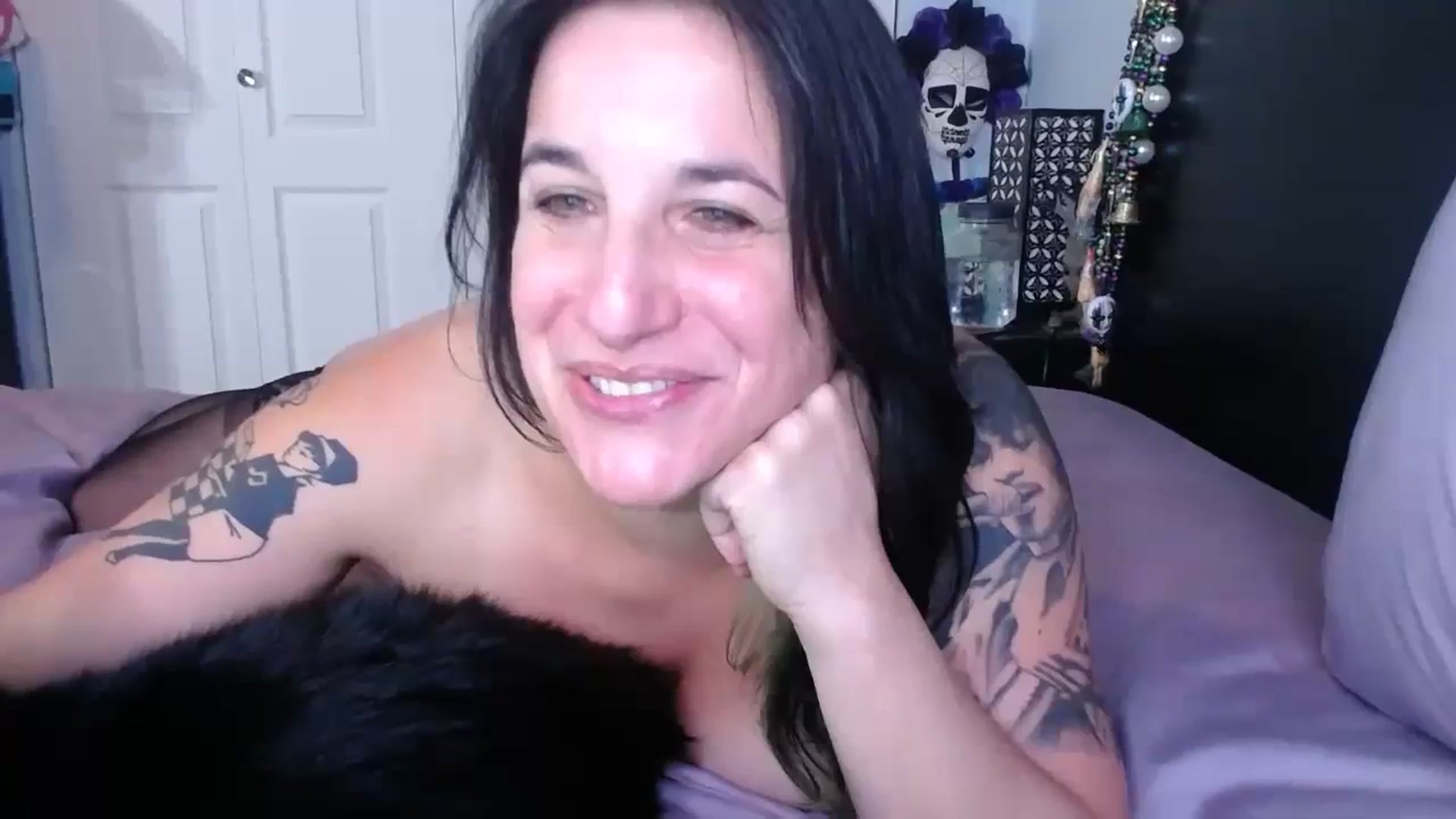 Gallery image thumbnail from abustybabe's myfreecams stream on, 08/23/2023, 21:34 image 15 of 20