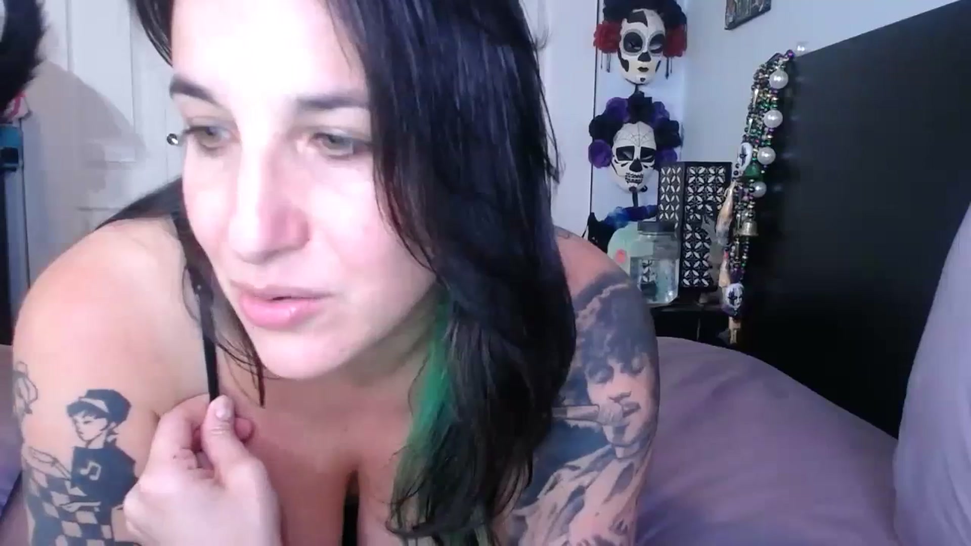 Gallery image thumbnail from abustybabe's myfreecams stream on, 08/23/2023, 21:34 image 13 of 20