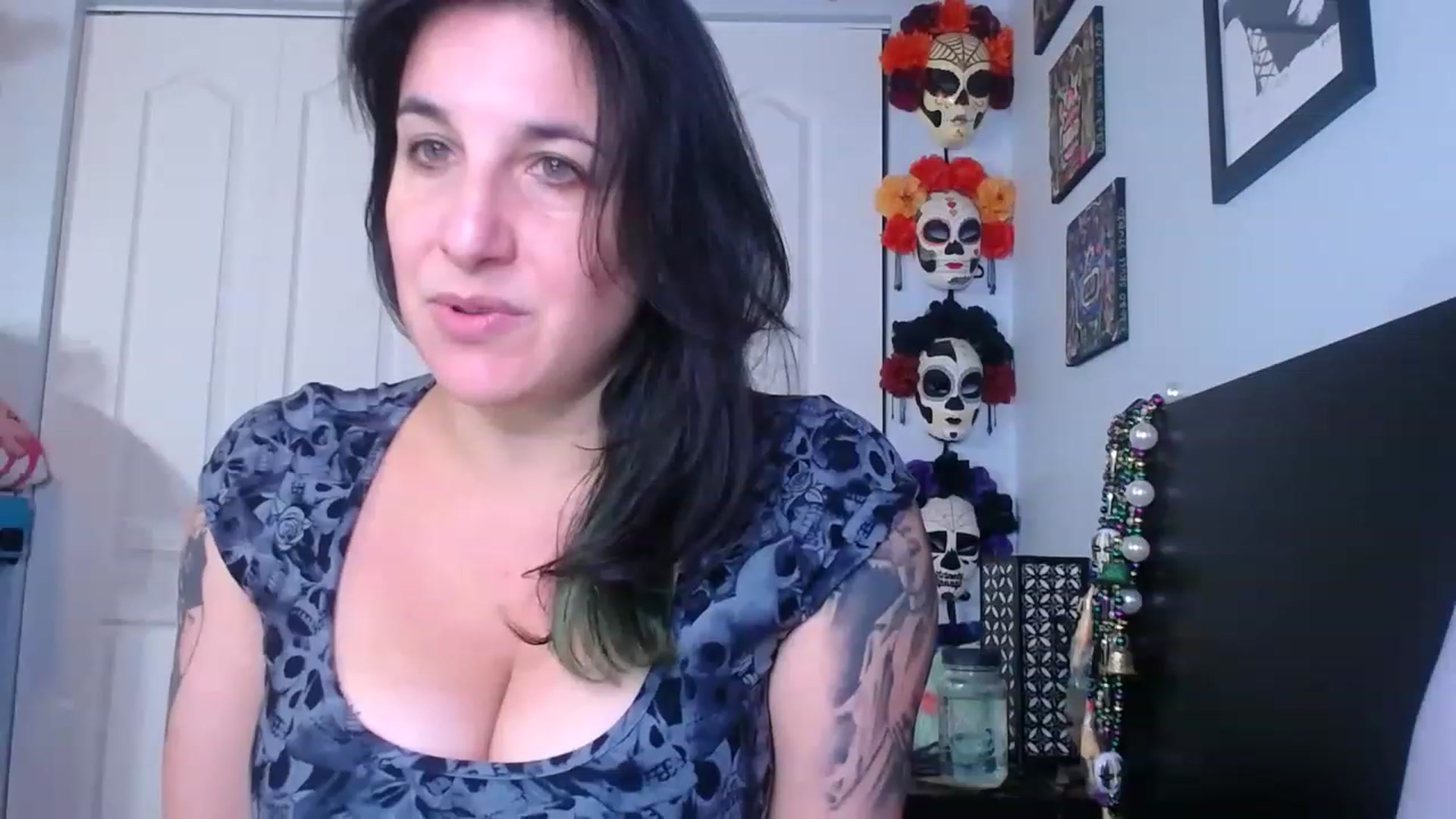 Gallery image thumbnail from abustybabe's myfreecams stream on, 08/24/2023, 19:08 image 8 of 20