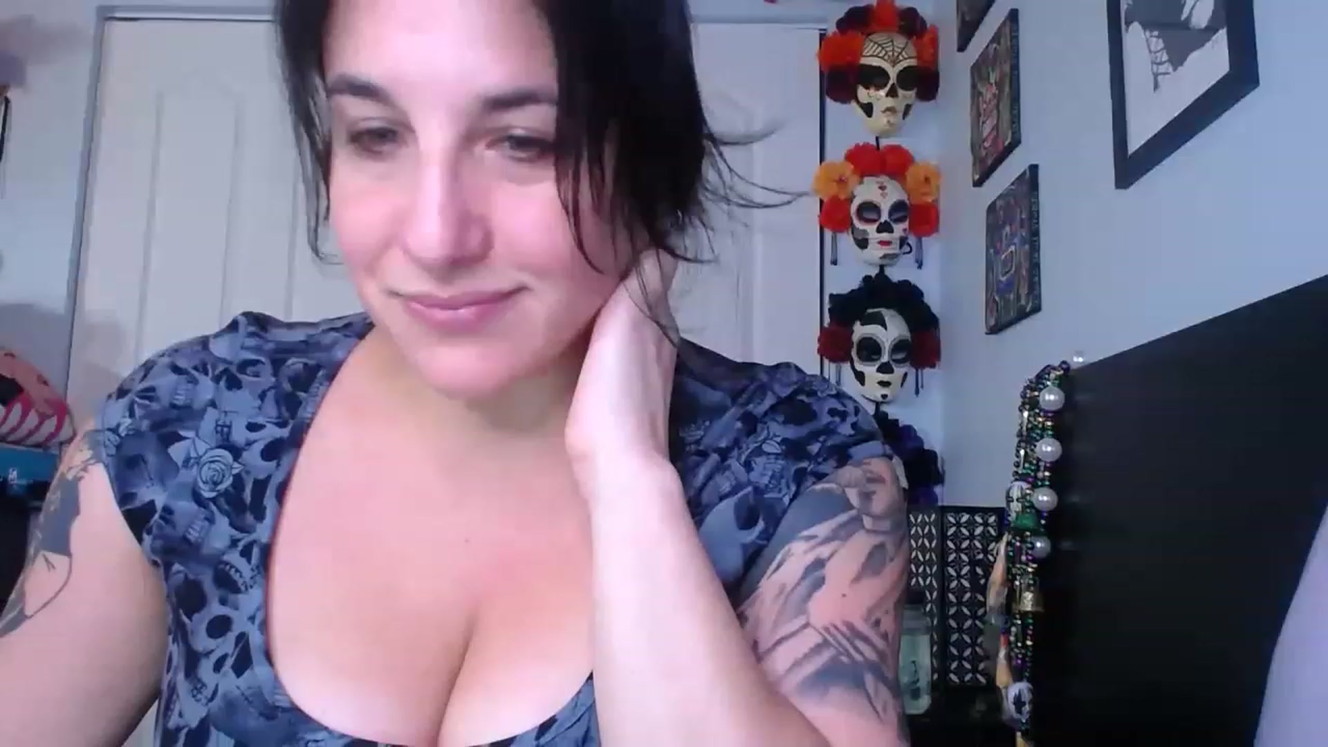 Gallery image thumbnail from abustybabe's myfreecams stream on, 08/24/2023, 19:08 image 3 of 20
