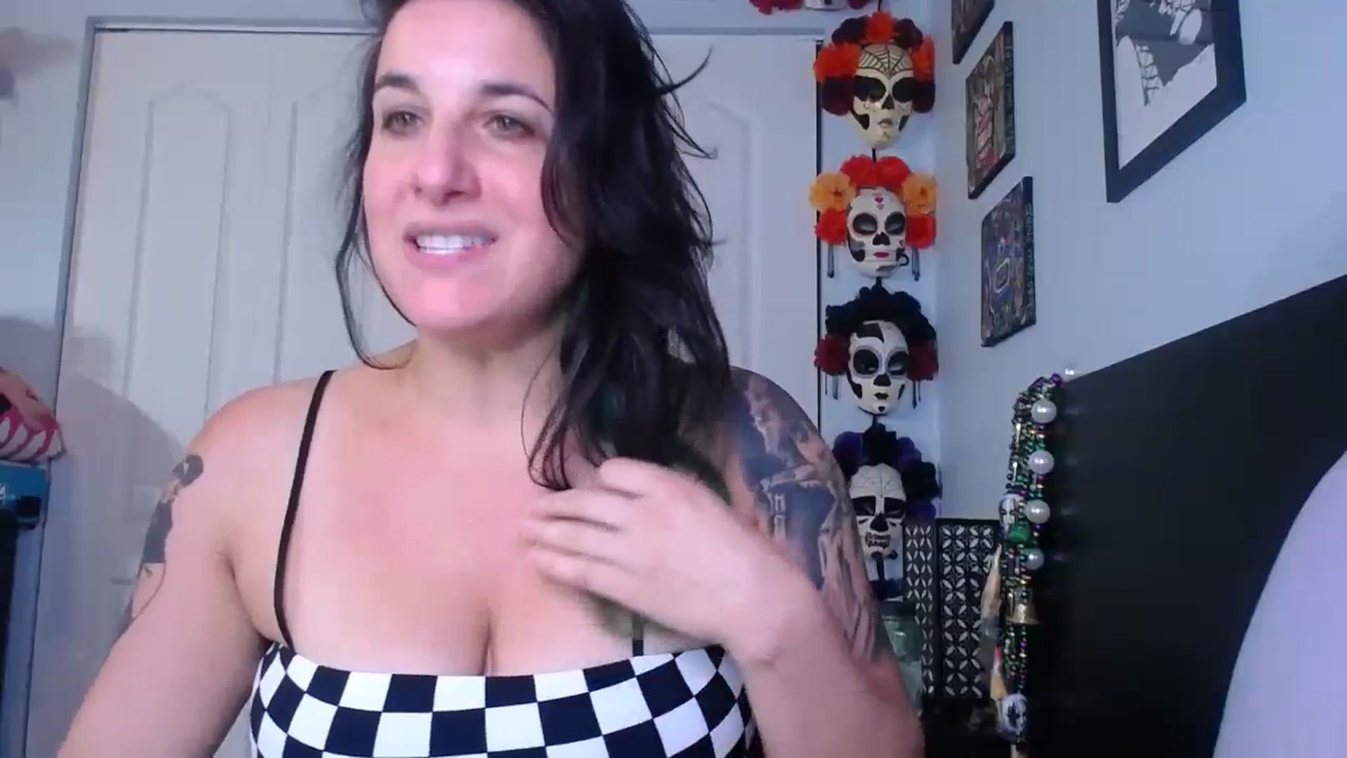 Gallery image thumbnail from abustybabe's myfreecams stream on, 08/24/2023, 20:55 image 14 of 20