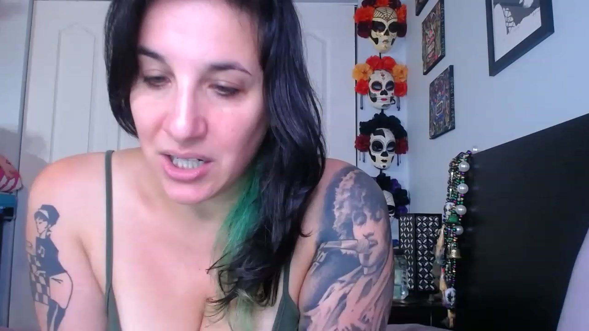 Gallery image thumbnail from abustybabe's myfreecams stream on, 08/25/2023, 21:58 image 4 of 20
