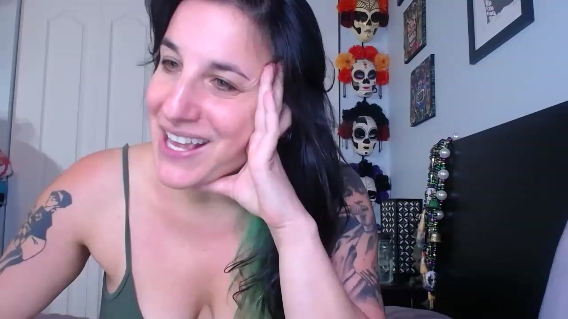 Gallery image thumbnail from abustybabe's myfreecams stream on, 08/25/2023, 21:58 image 11 of 20