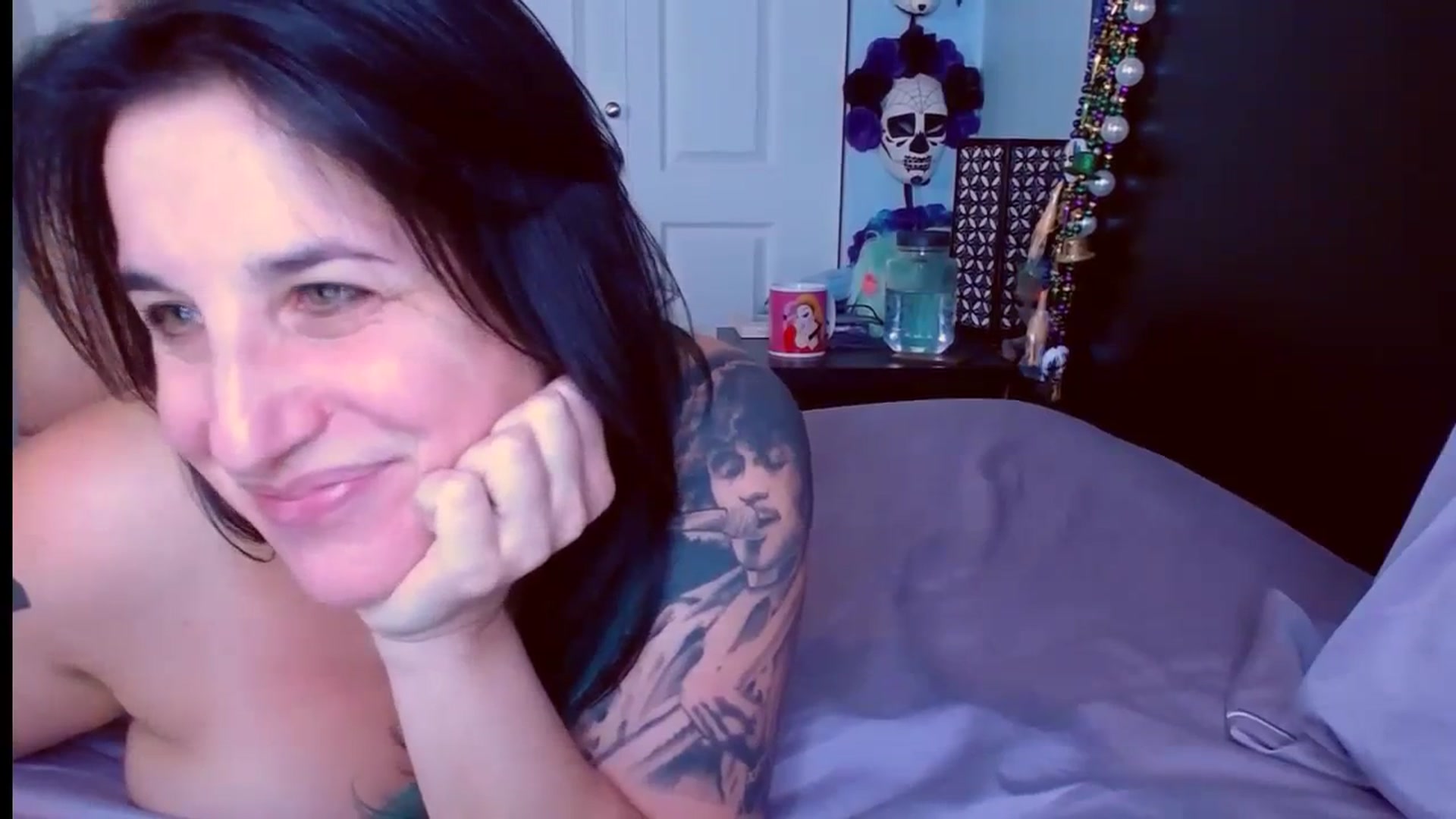 Gallery image thumbnail from abustybabe's myfreecams stream on, 09/15/2023, 21:29 image 17 of 20