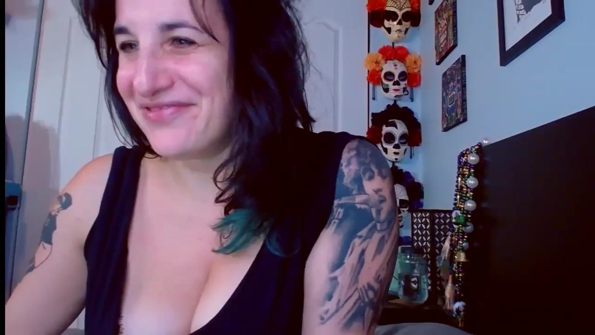 Gallery image thumbnail from abustybabe's myfreecams stream on, 09/19/2023, 20:50 image 12 of 20