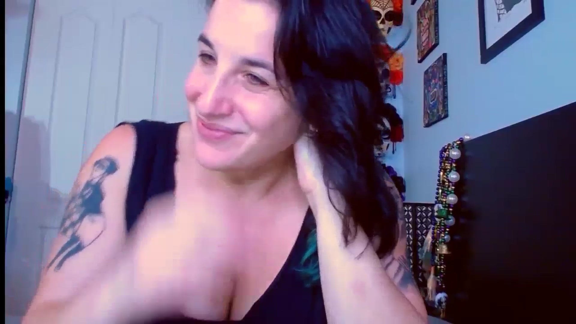 Gallery image thumbnail from abustybabe's myfreecams stream on, 09/19/2023, 20:50 image 15 of 20