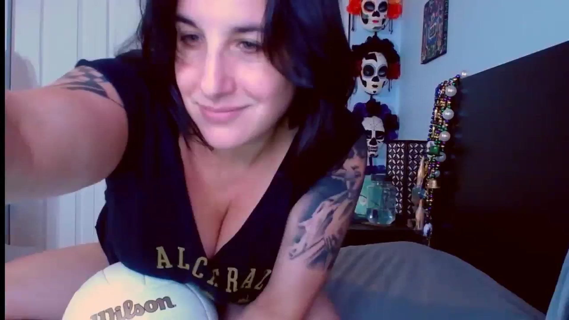 Gallery image thumbnail from abustybabe's myfreecams stream on, 09/19/2023, 22:04 image 16 of 20