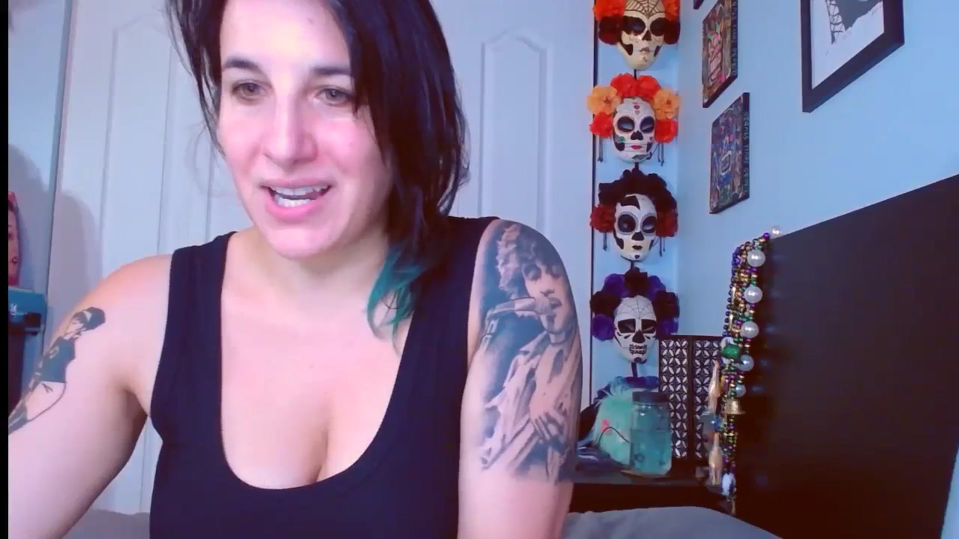 Gallery image thumbnail from abustybabe's myfreecams stream on, 09/25/2023, 21:34 image 2 of 20
