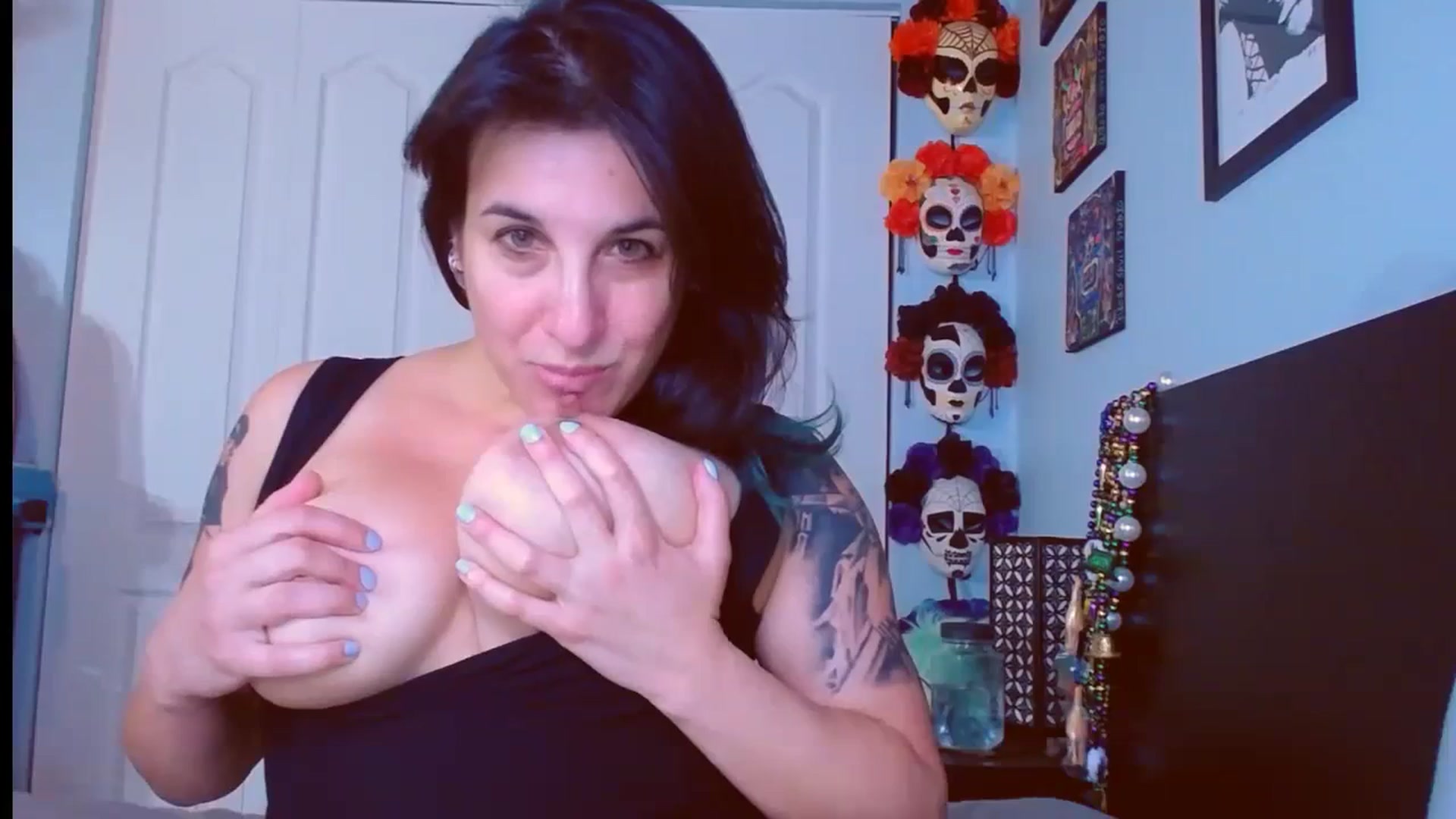 Gallery image thumbnail from abustybabe's myfreecams stream on, 09/25/2023, 21:34 image 11 of 20