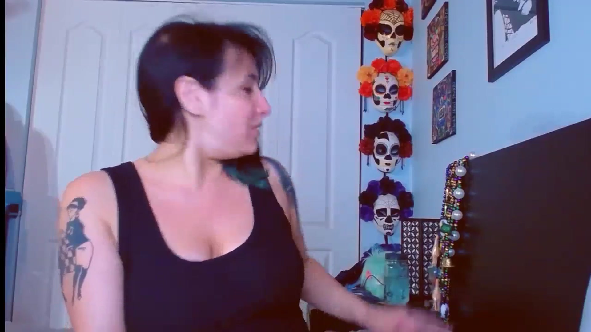 Gallery image thumbnail from abustybabe's myfreecams stream on, 09/25/2023, 21:34 image 7 of 20